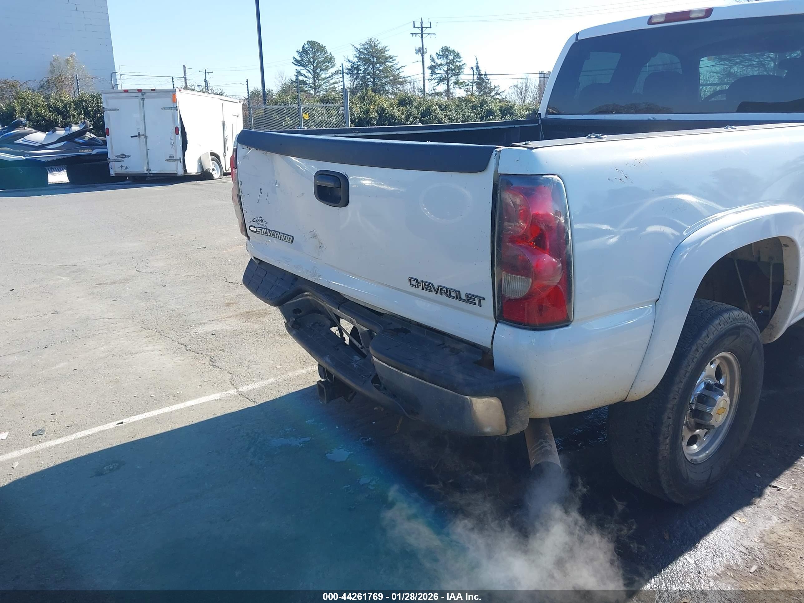 CHEVROLET SILVERADO image 6