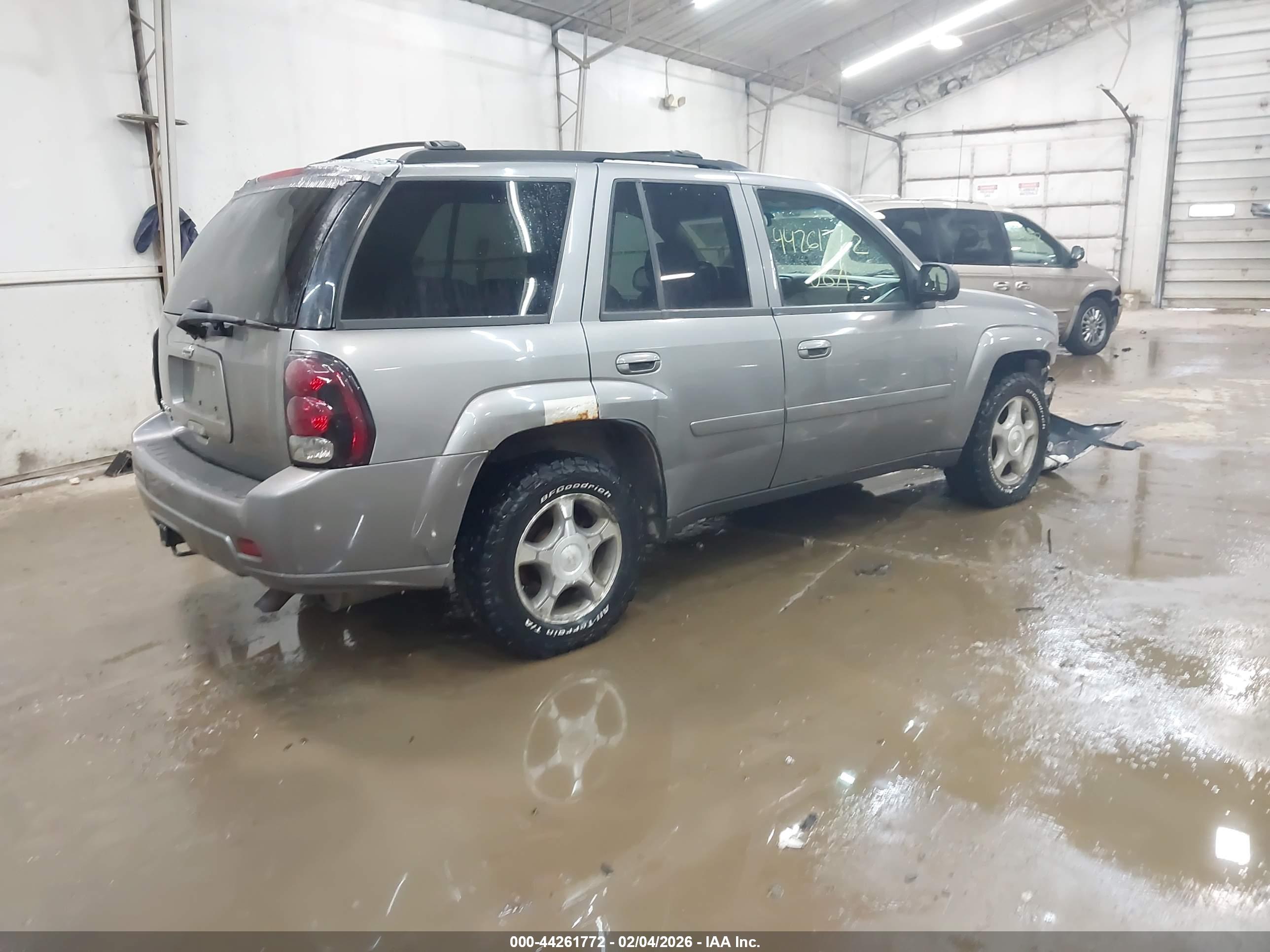 CHEVROLET TRAILBLAZER image 4