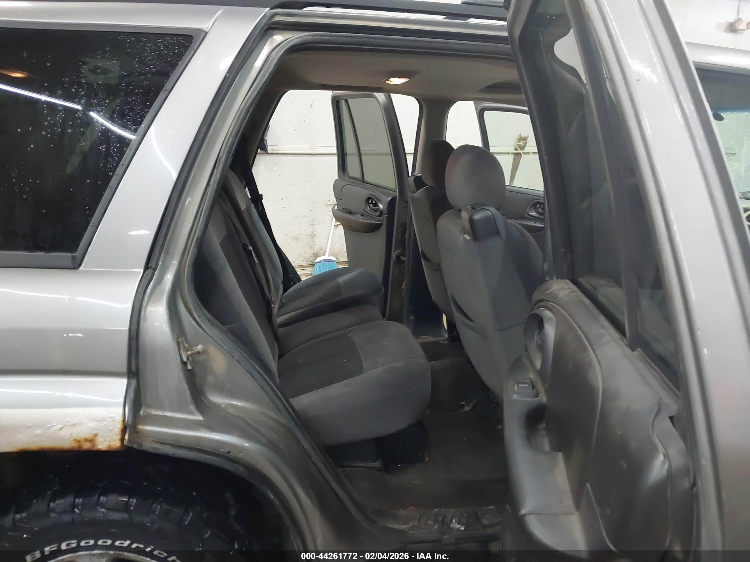 CHEVROLET TRAILBLAZER image 8