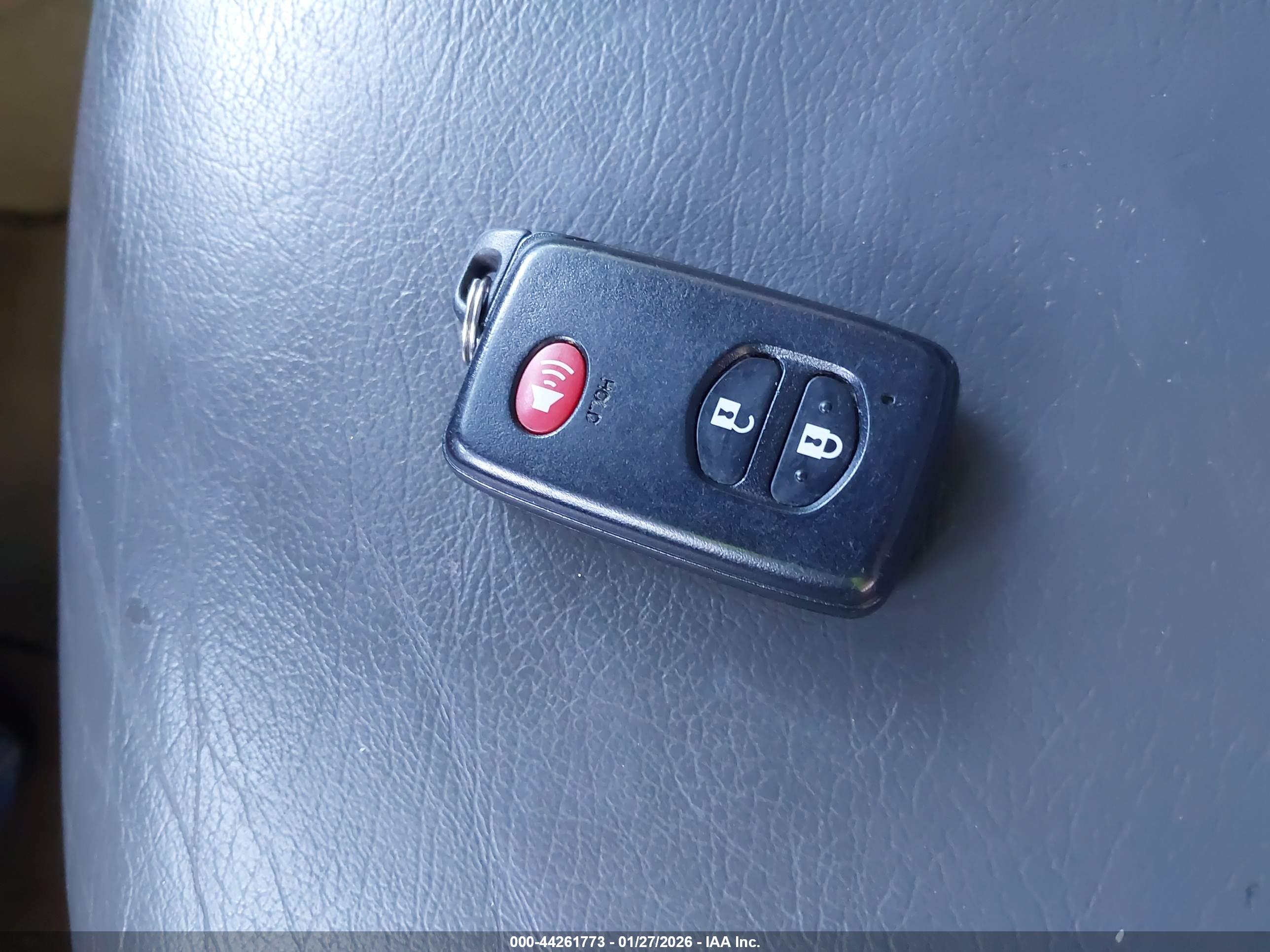 TOYOTA PRIUS image 11