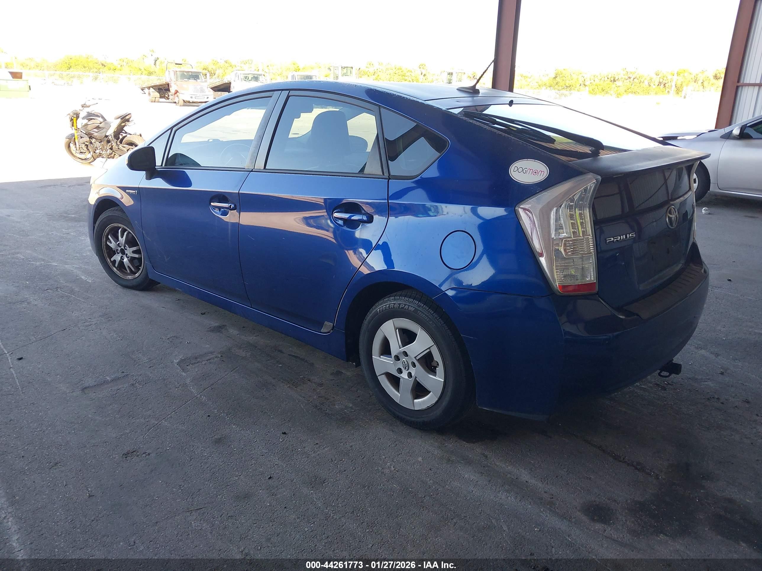 TOYOTA PRIUS image 3