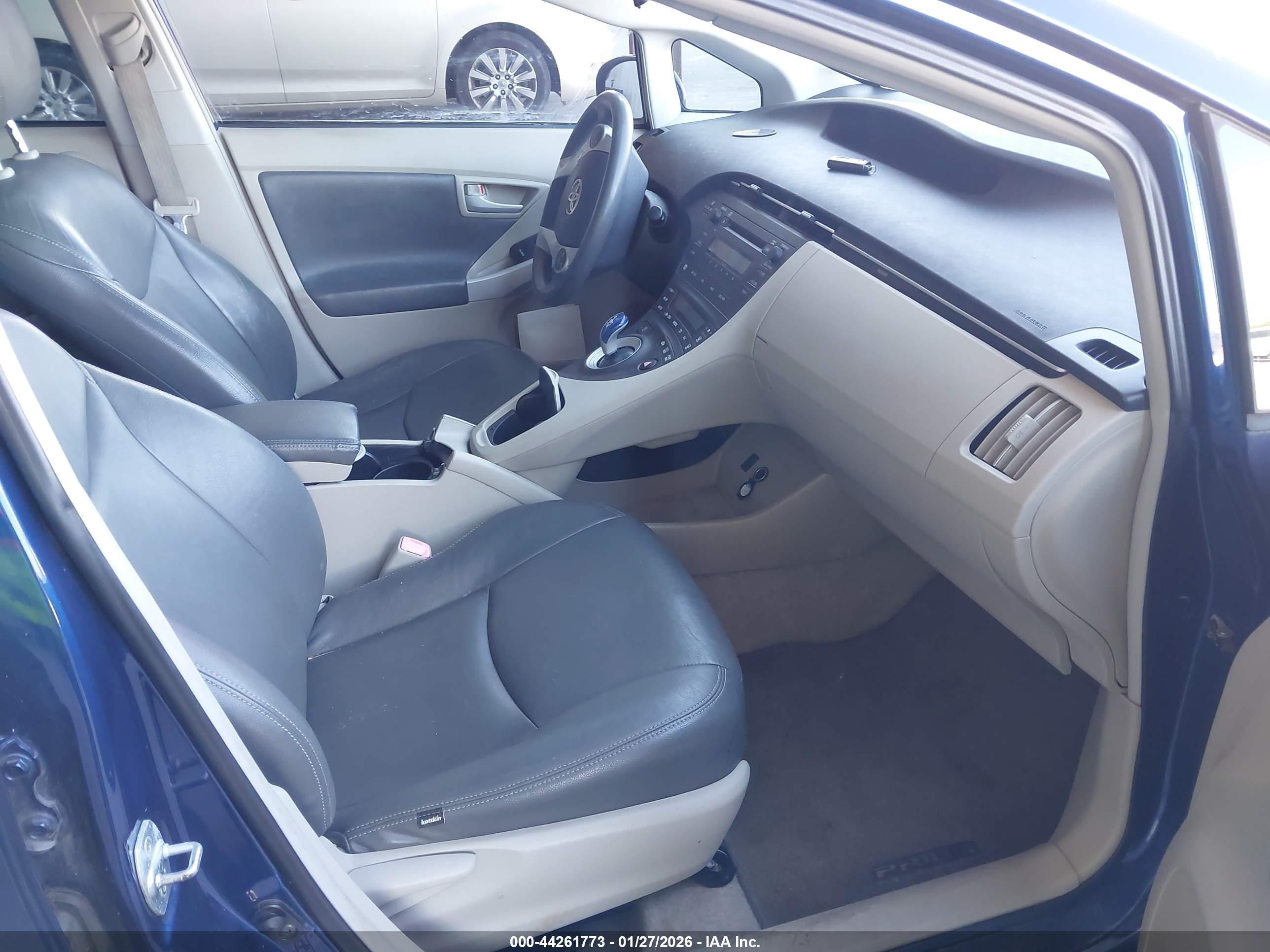 TOYOTA PRIUS image 5
