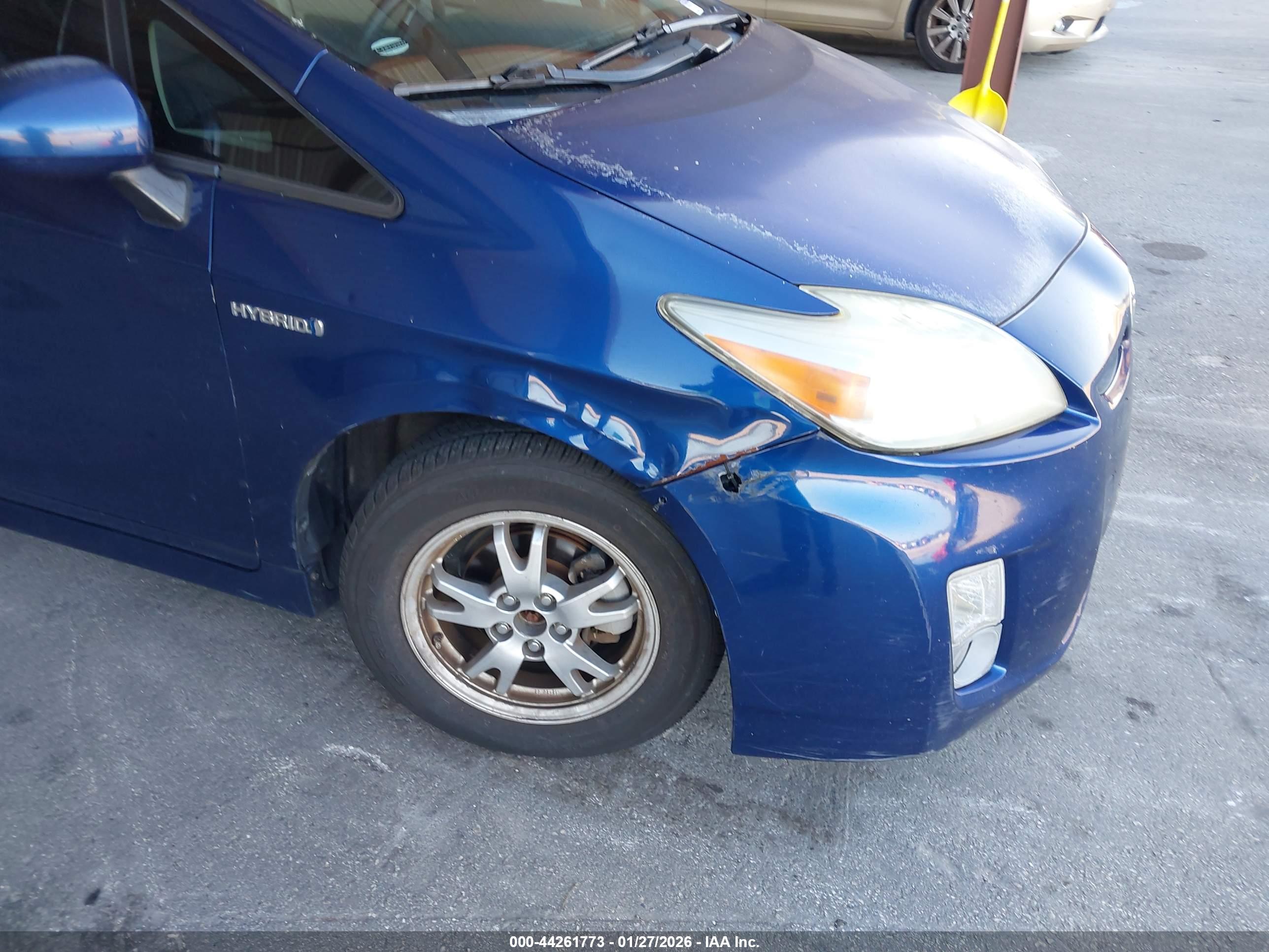 TOYOTA PRIUS image 6