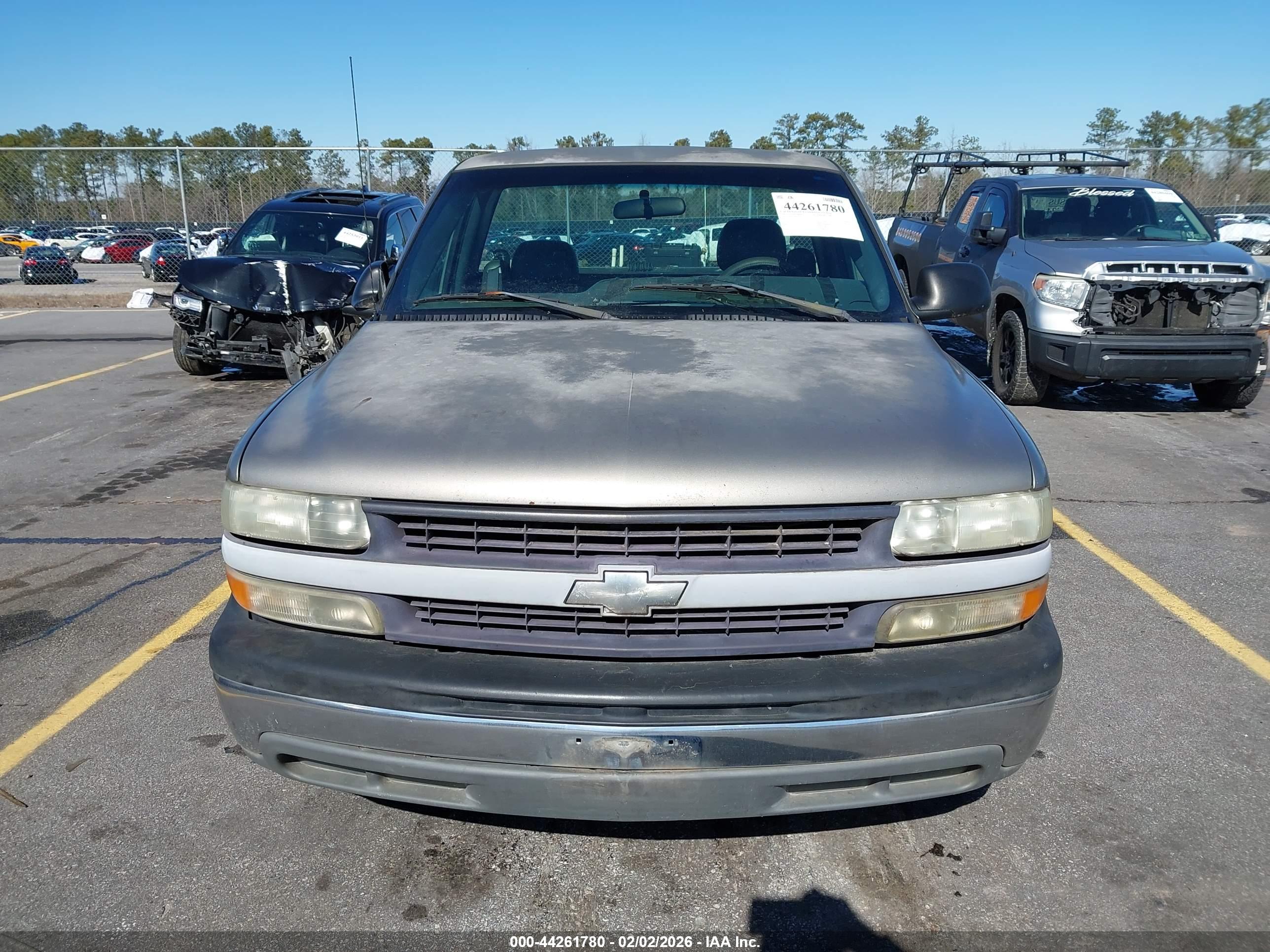 CHEVROLET SILVERADO image 6