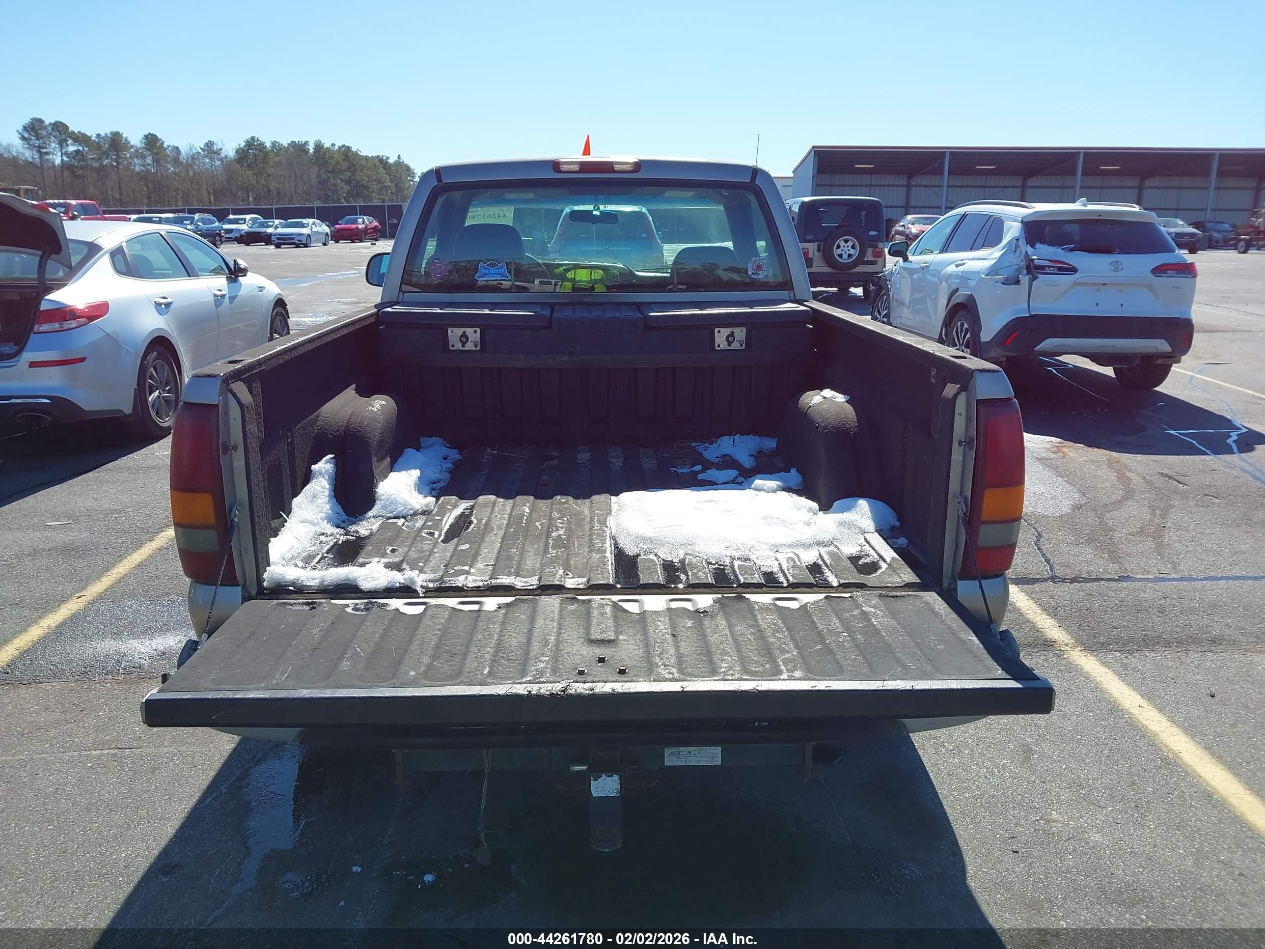 CHEVROLET SILVERADO image 8