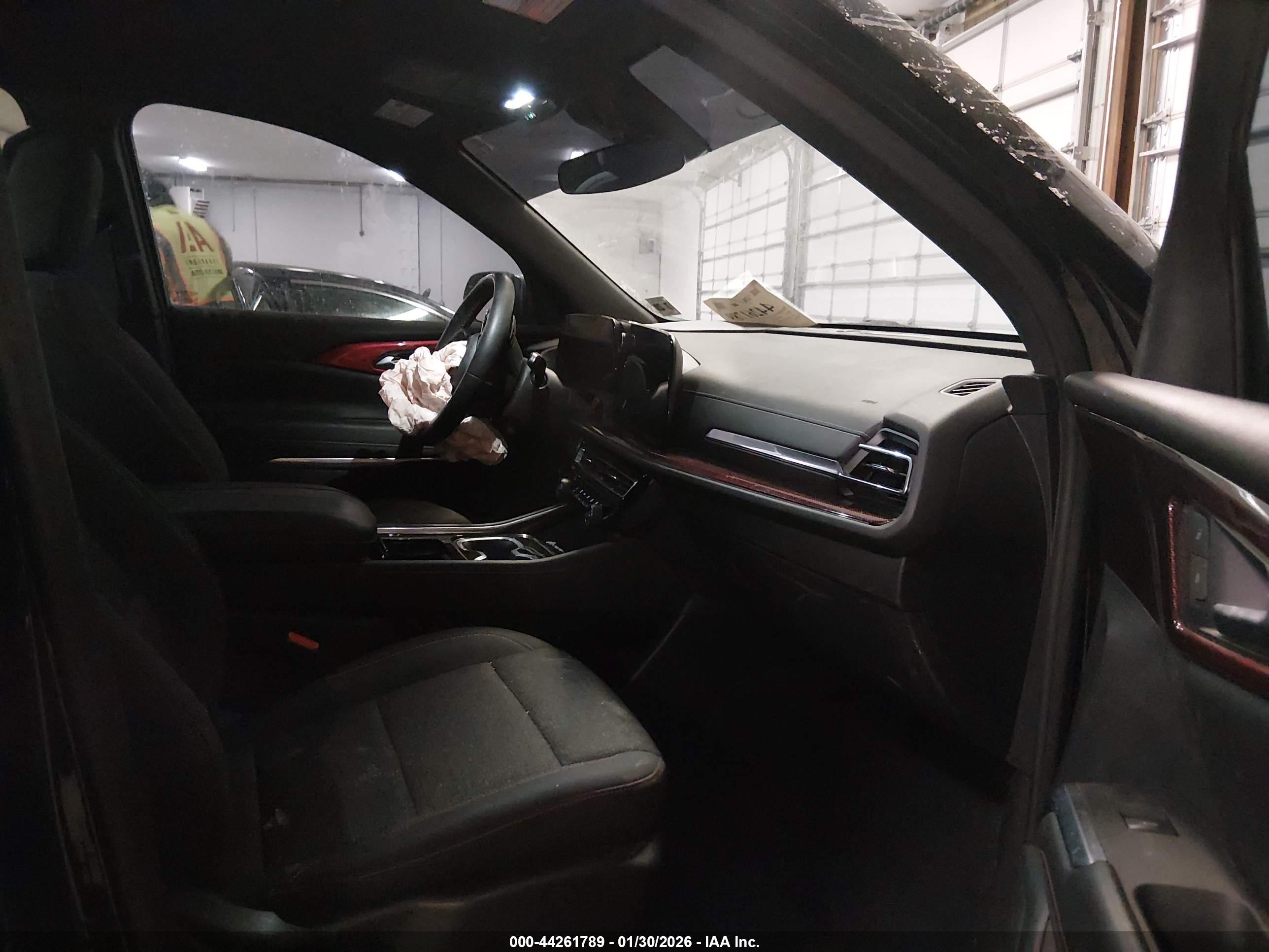CHEVROLET TRAVERSE image 5