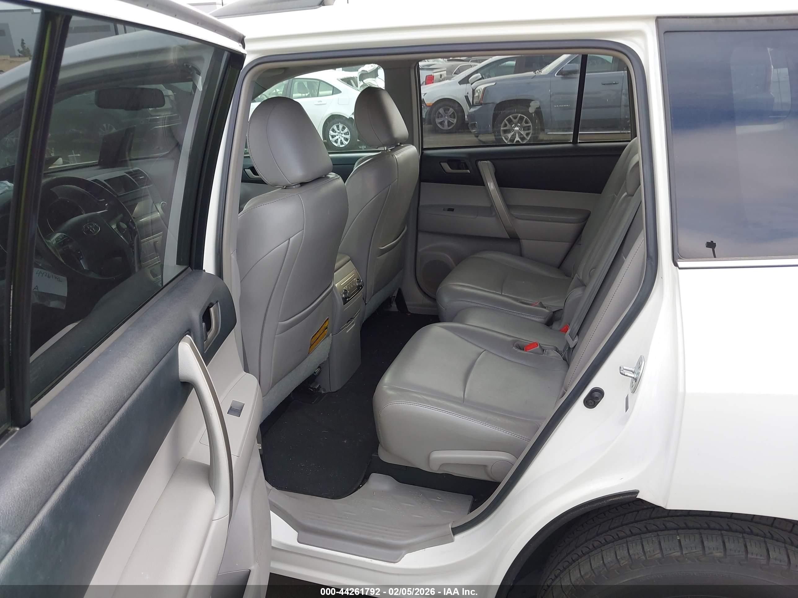 TOYOTA HIGHLANDER image 8