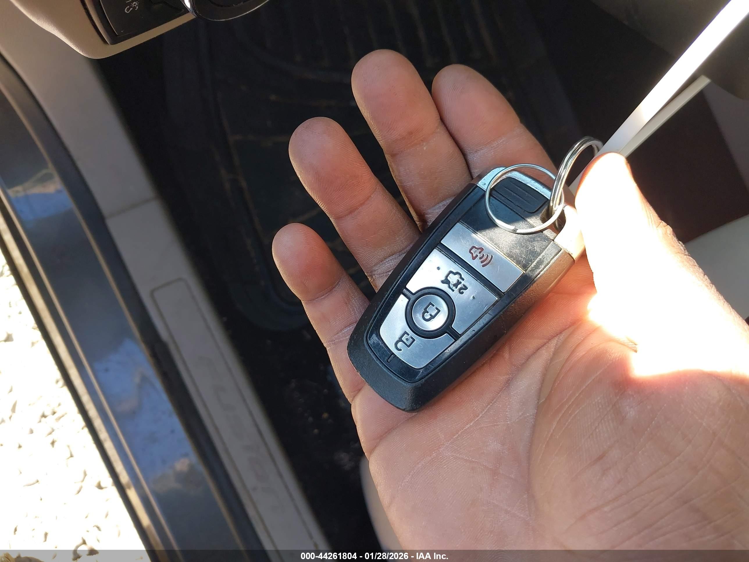 FORD FUSION image 11