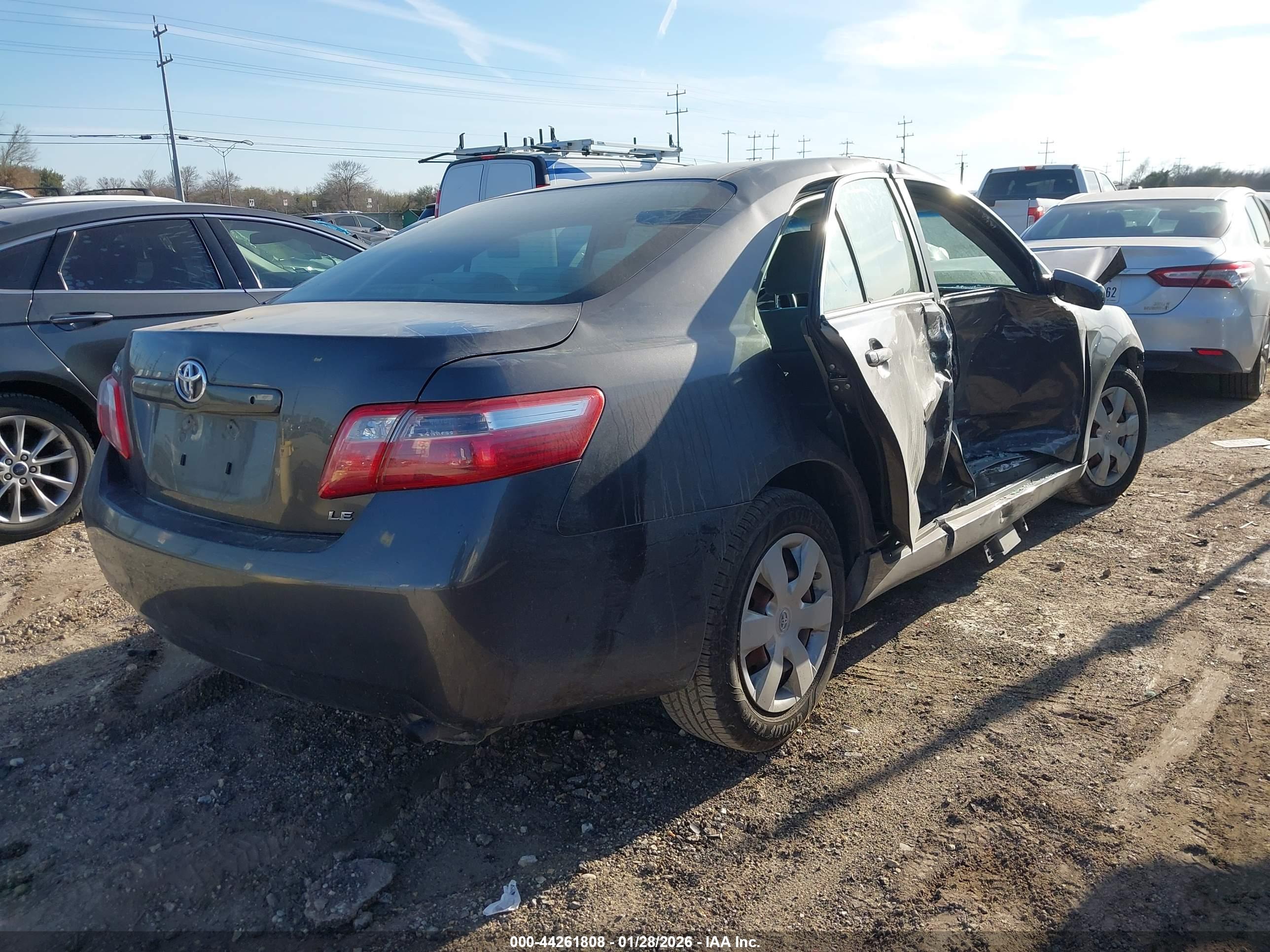 TOYOTA CAMRY image 4