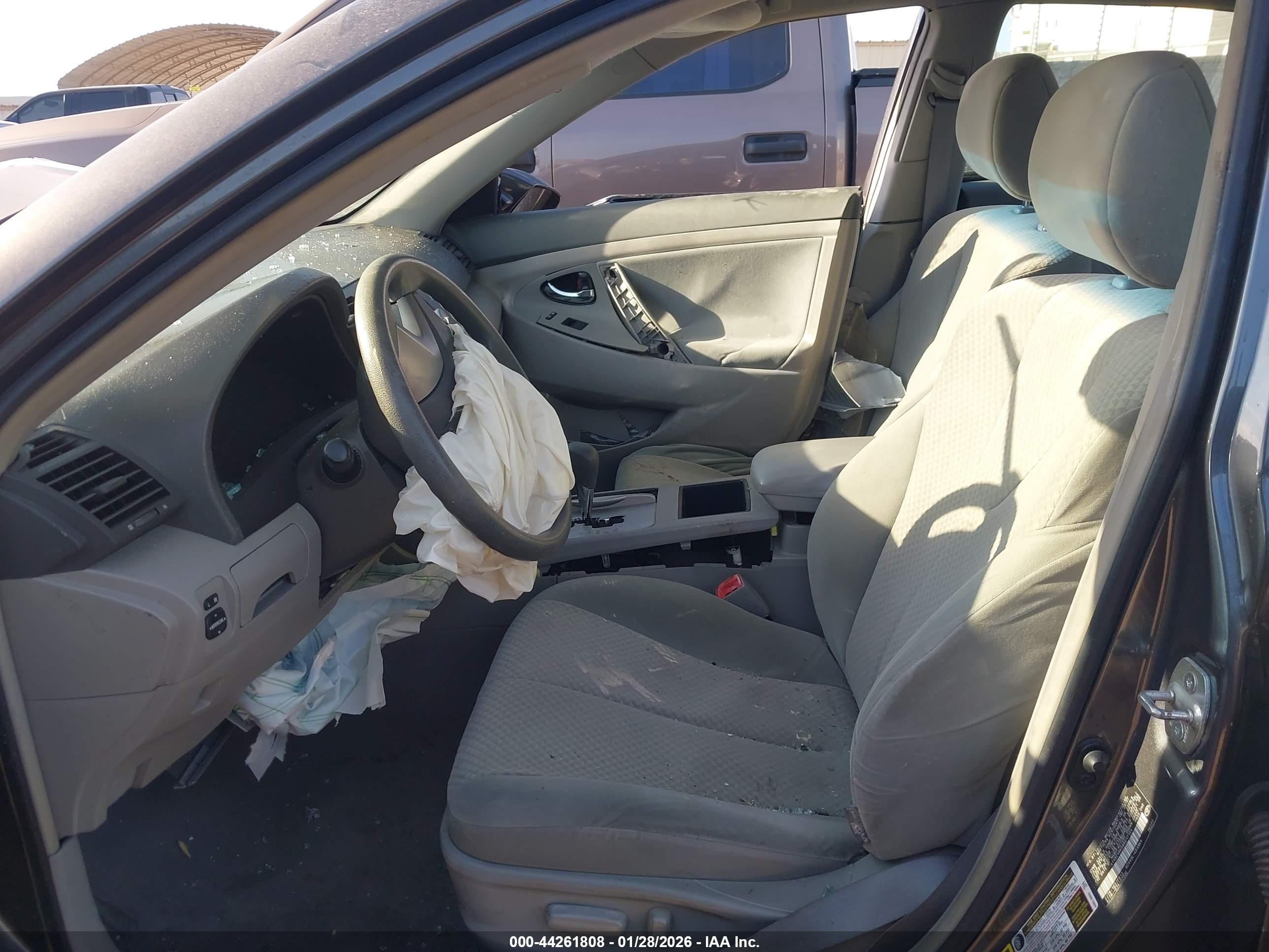 TOYOTA CAMRY image 5