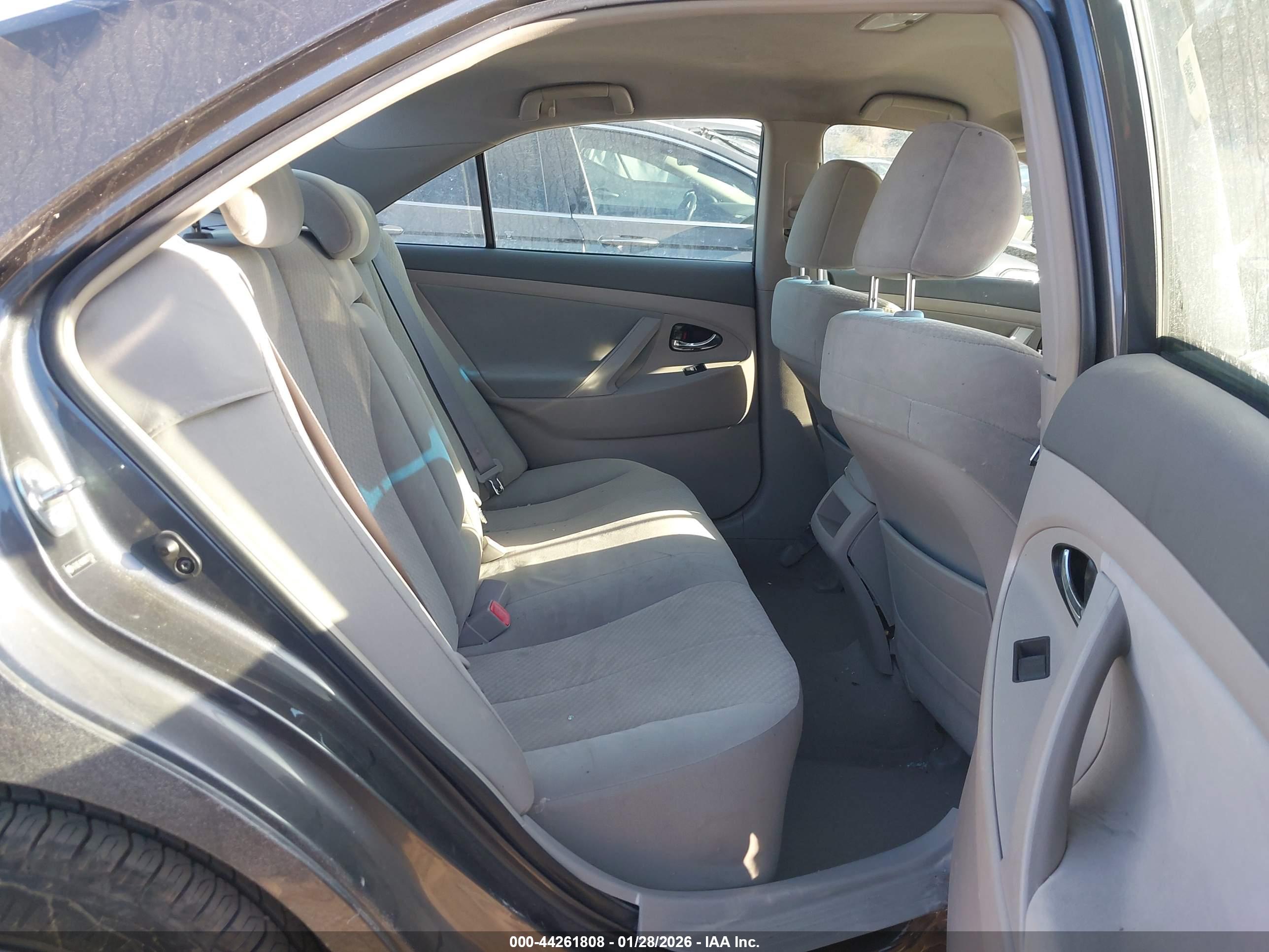 TOYOTA CAMRY image 8