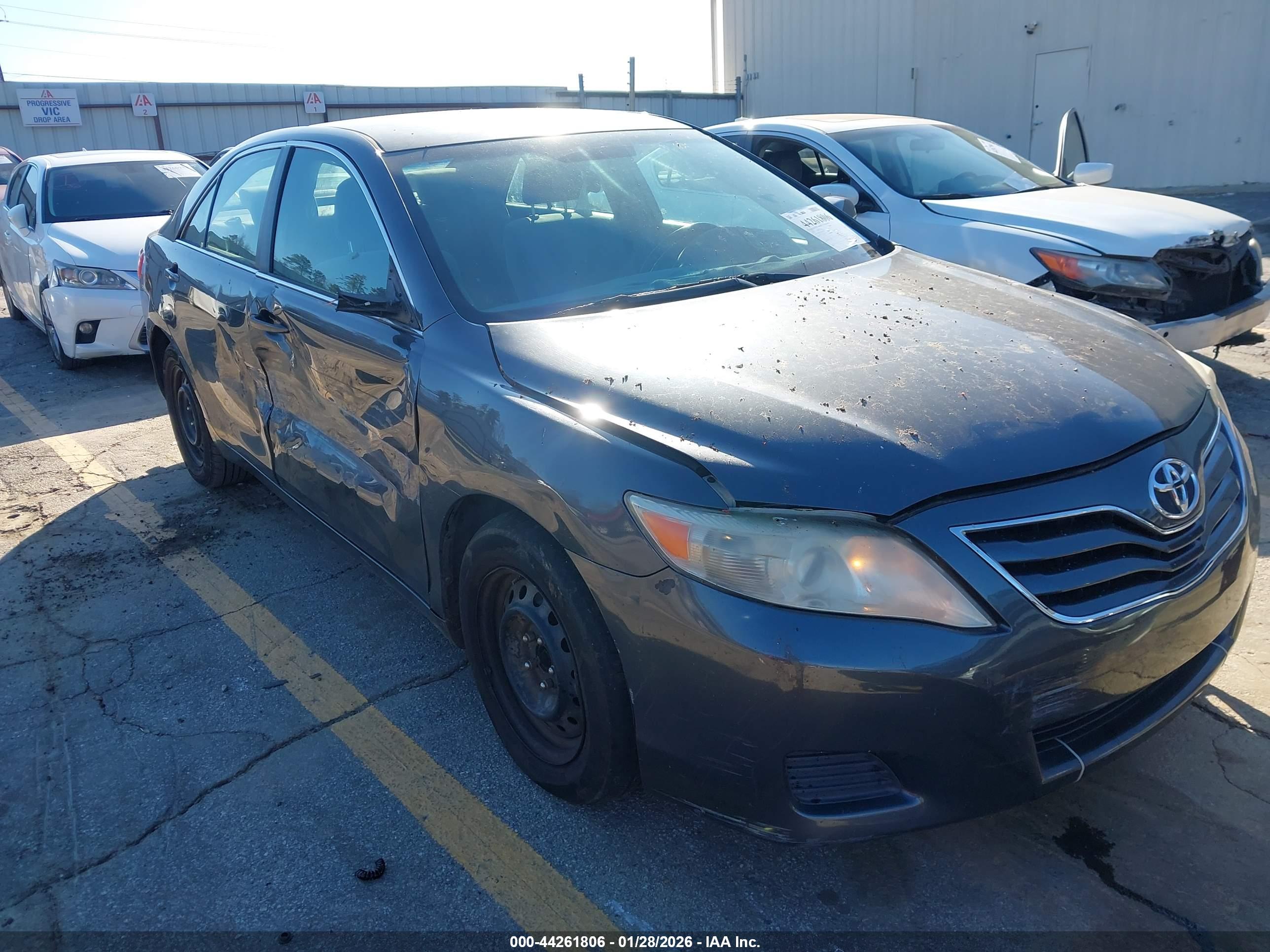 TOYOTA CAMRY image 6
