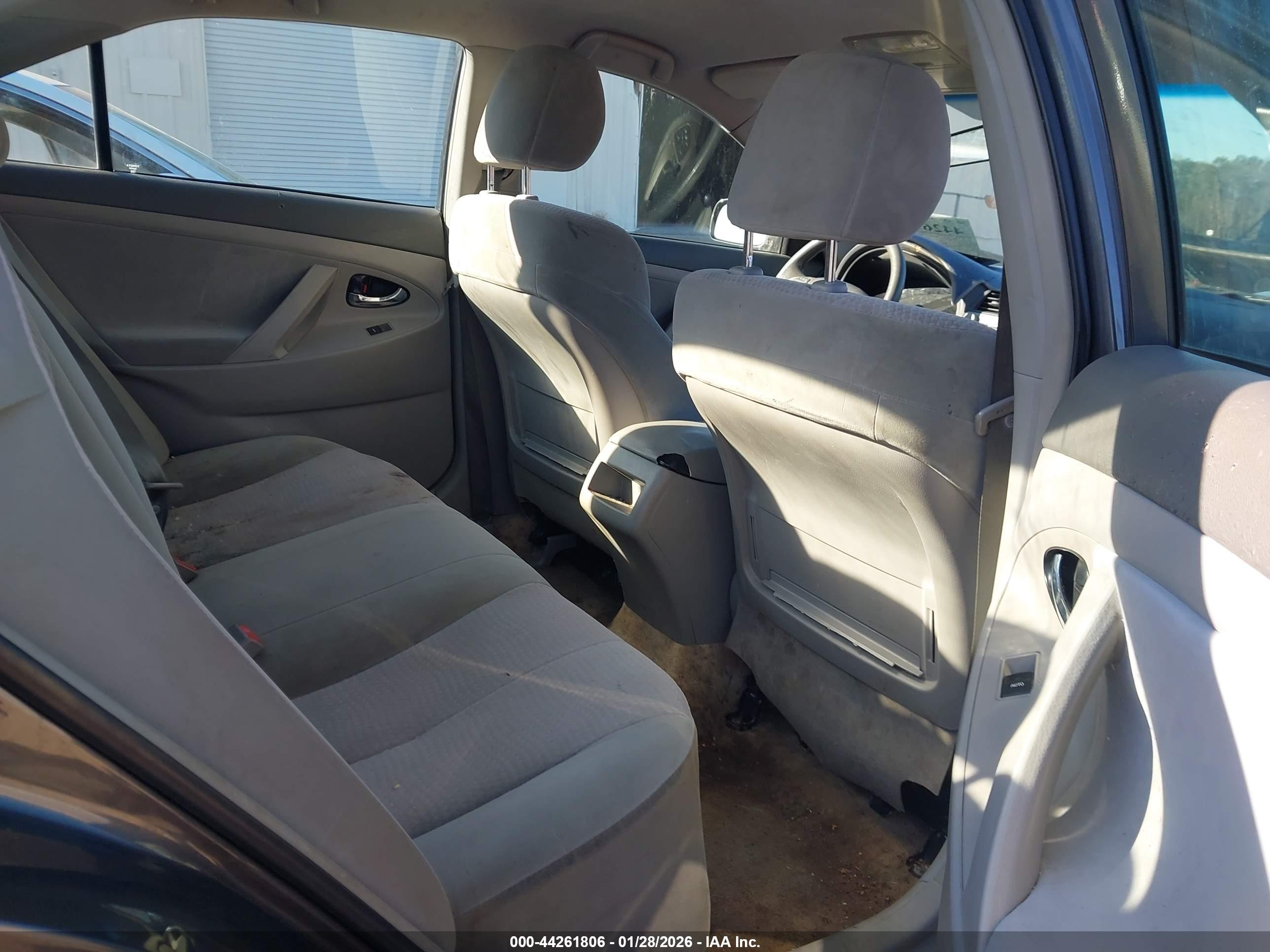 TOYOTA CAMRY image 8