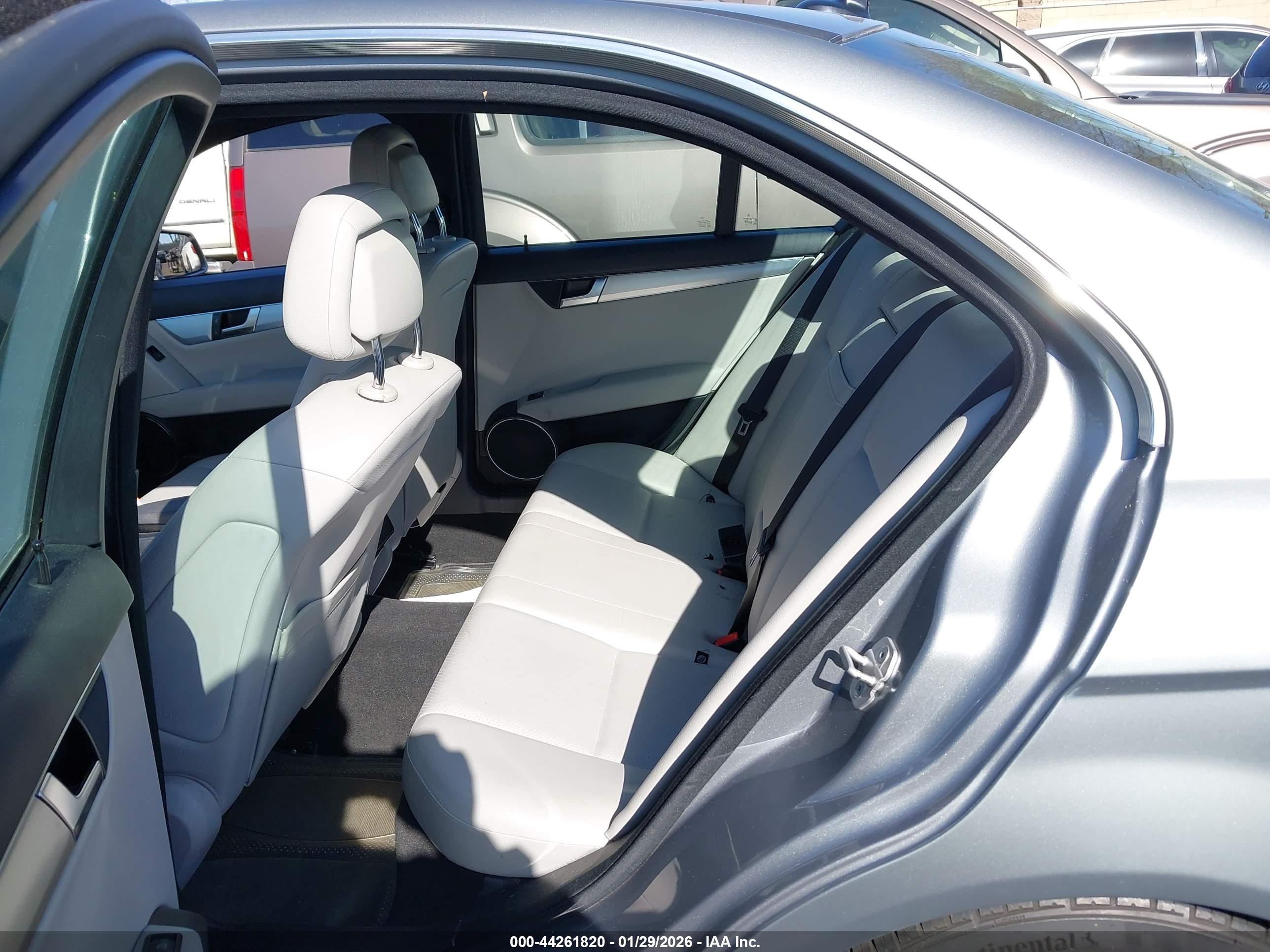 MERCEDES-BENZ C image 8