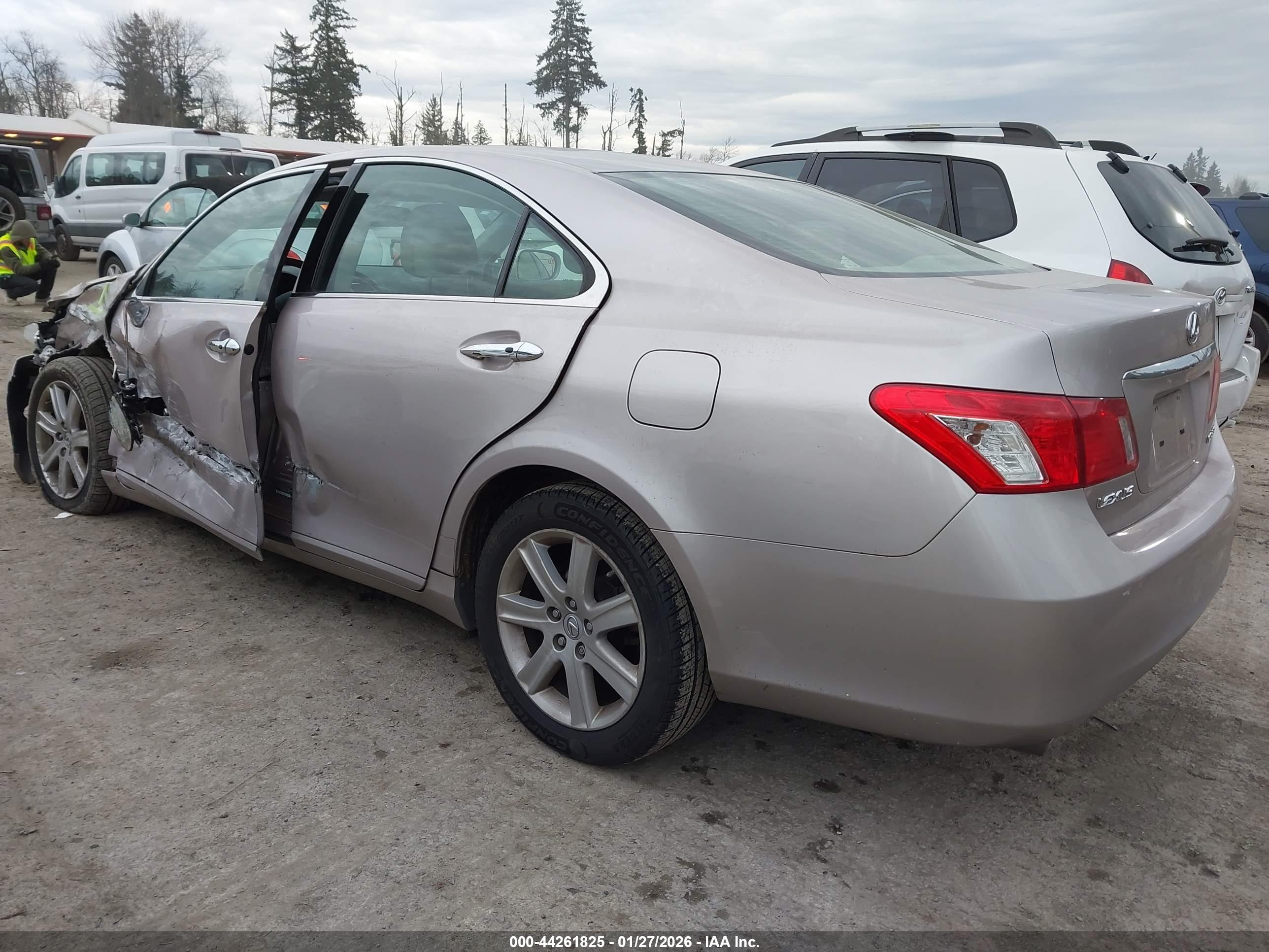 LEXUS ES image 3