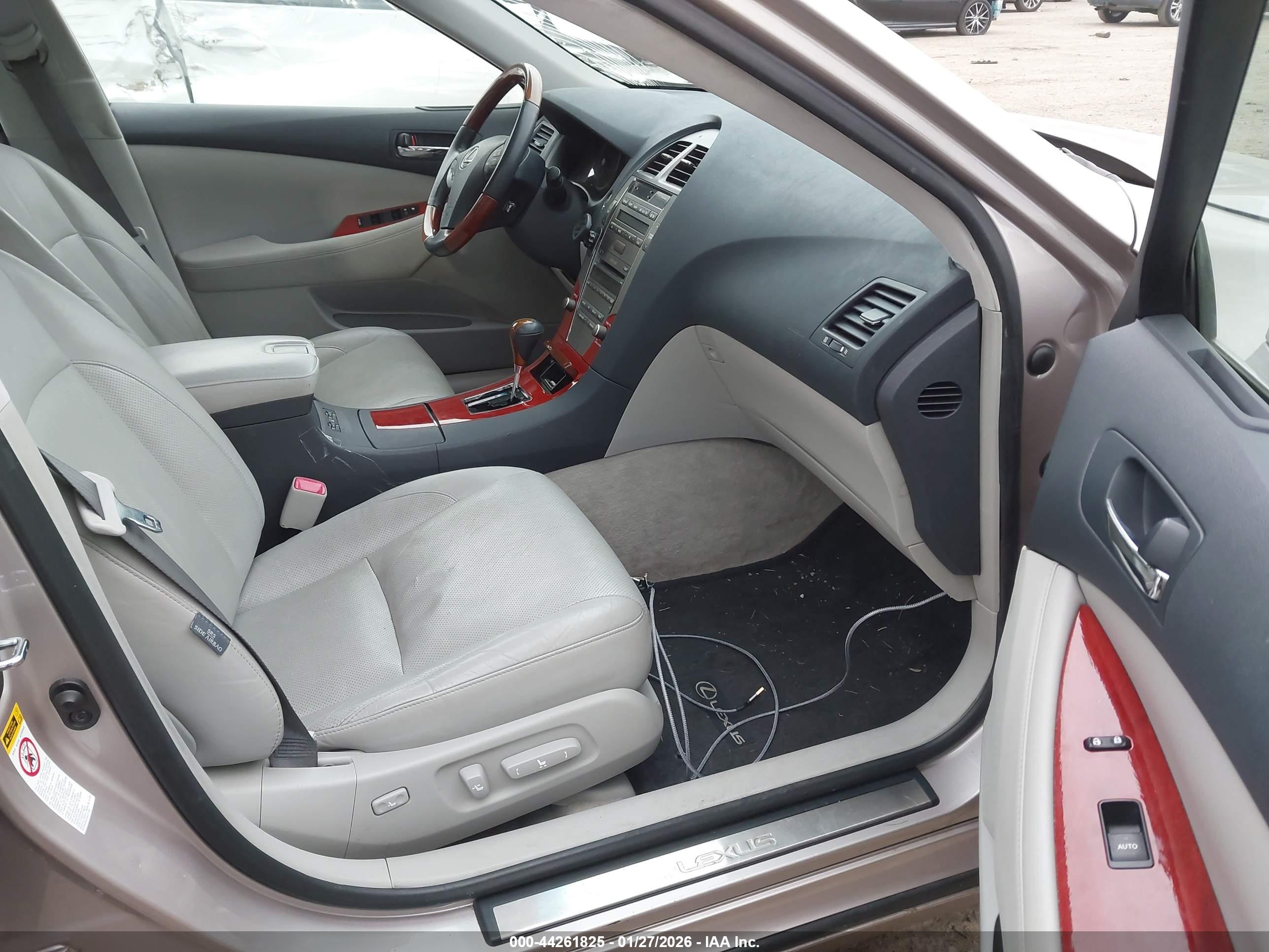 LEXUS ES image 5