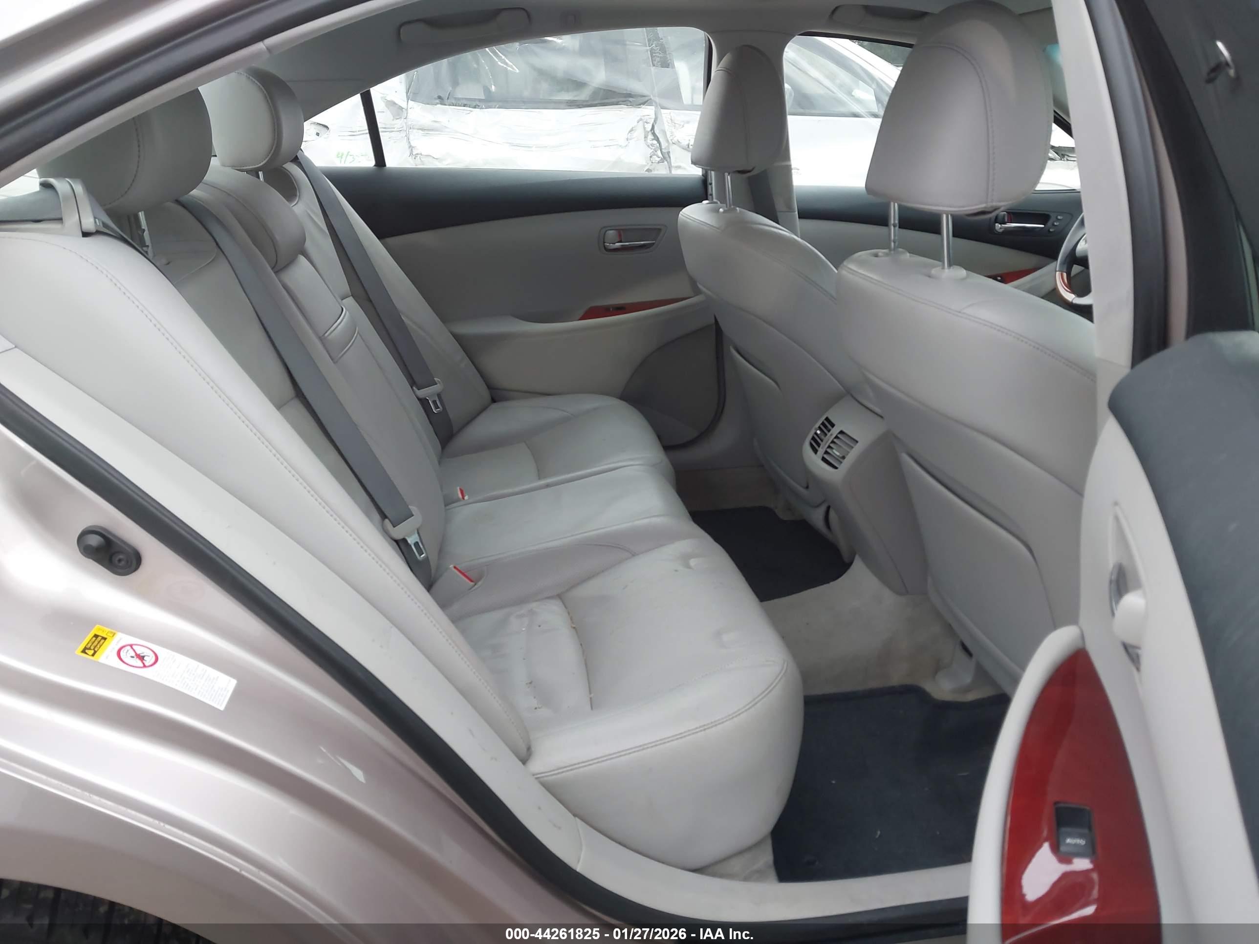 LEXUS ES image 8