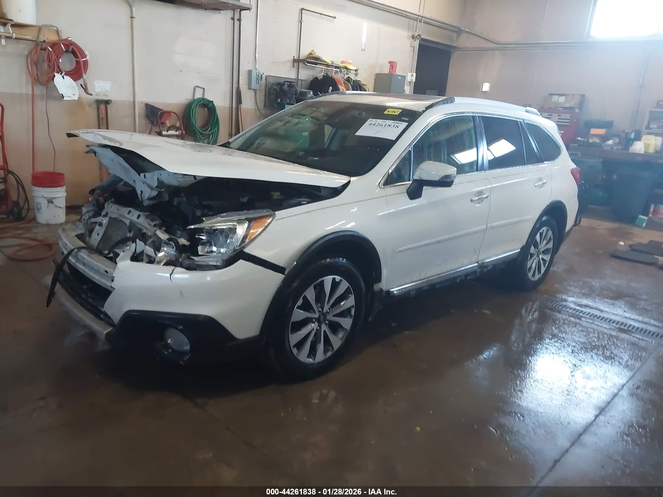 SUBARU OUTBACK image 2