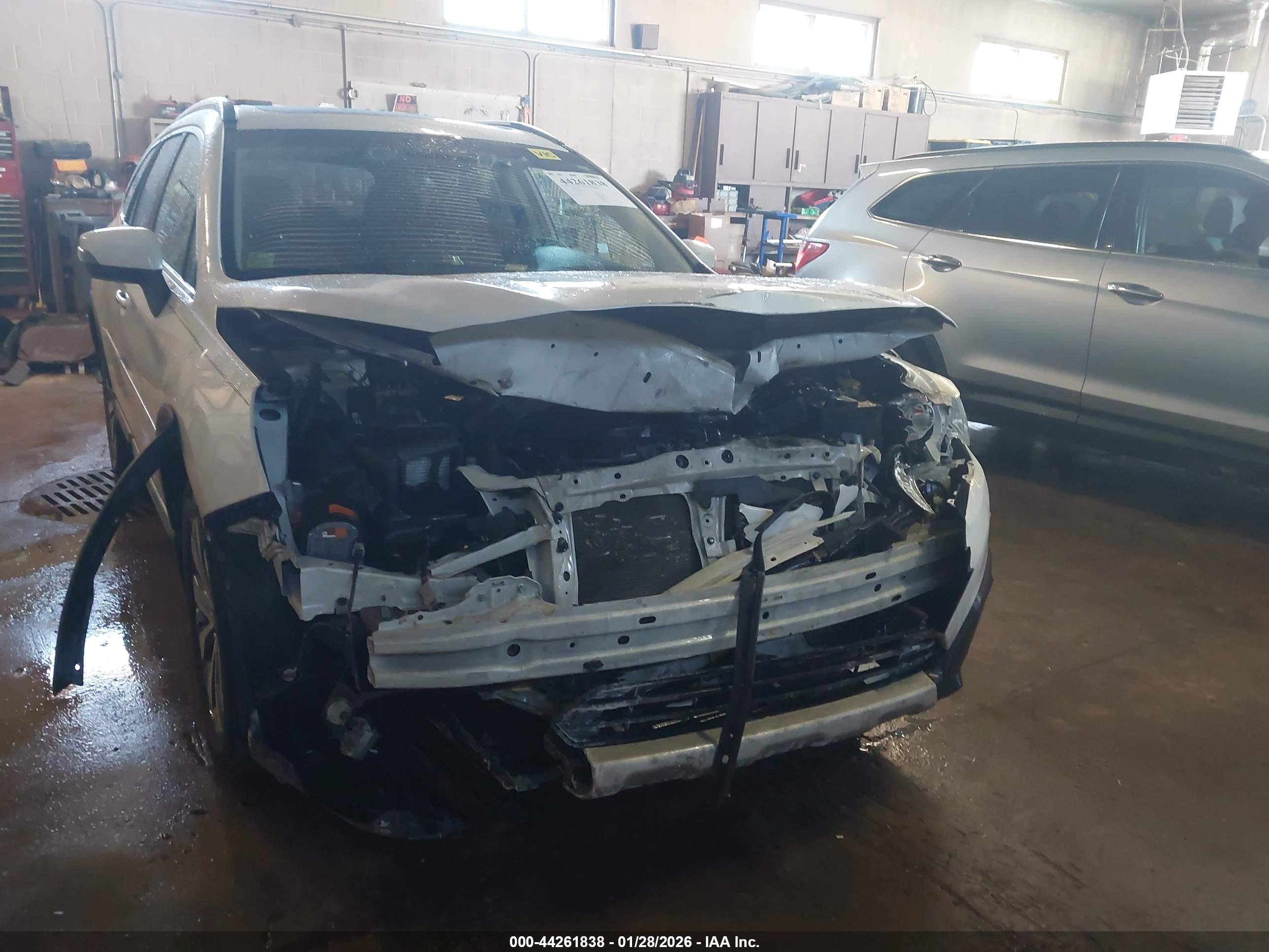 SUBARU OUTBACK image 6
