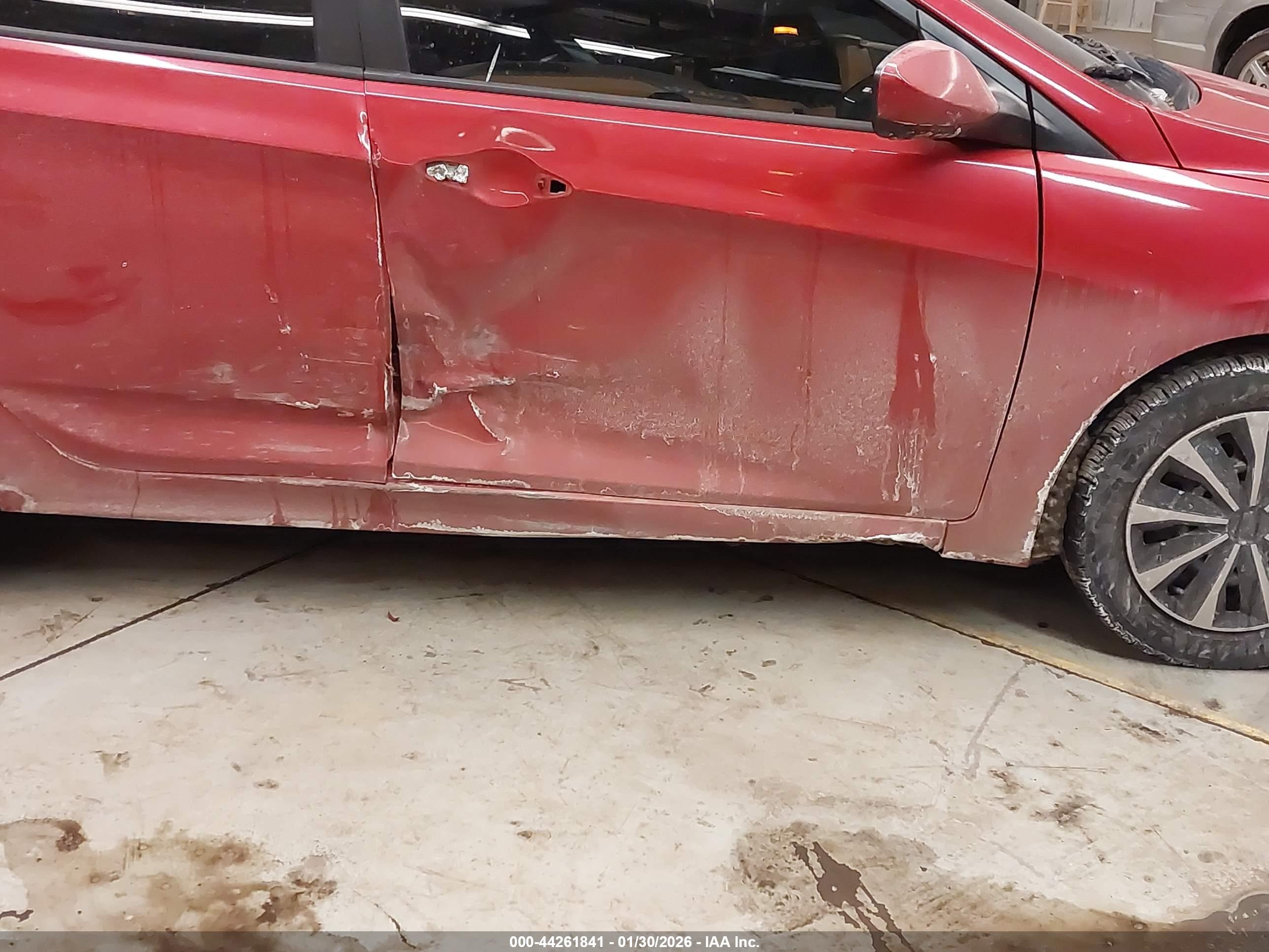 HYUNDAI ACCENT image 6