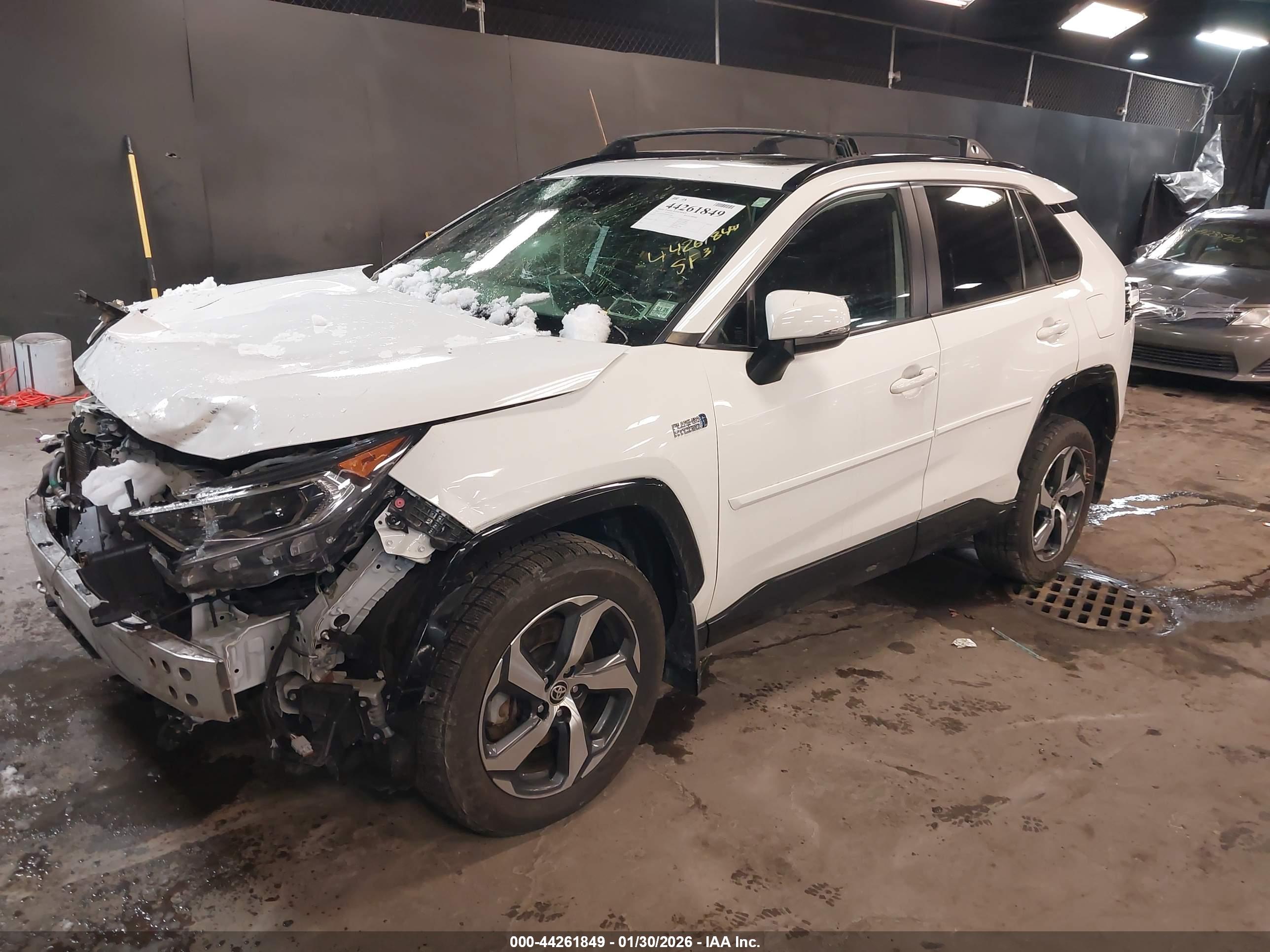 TOYOTA RAV4 image 2