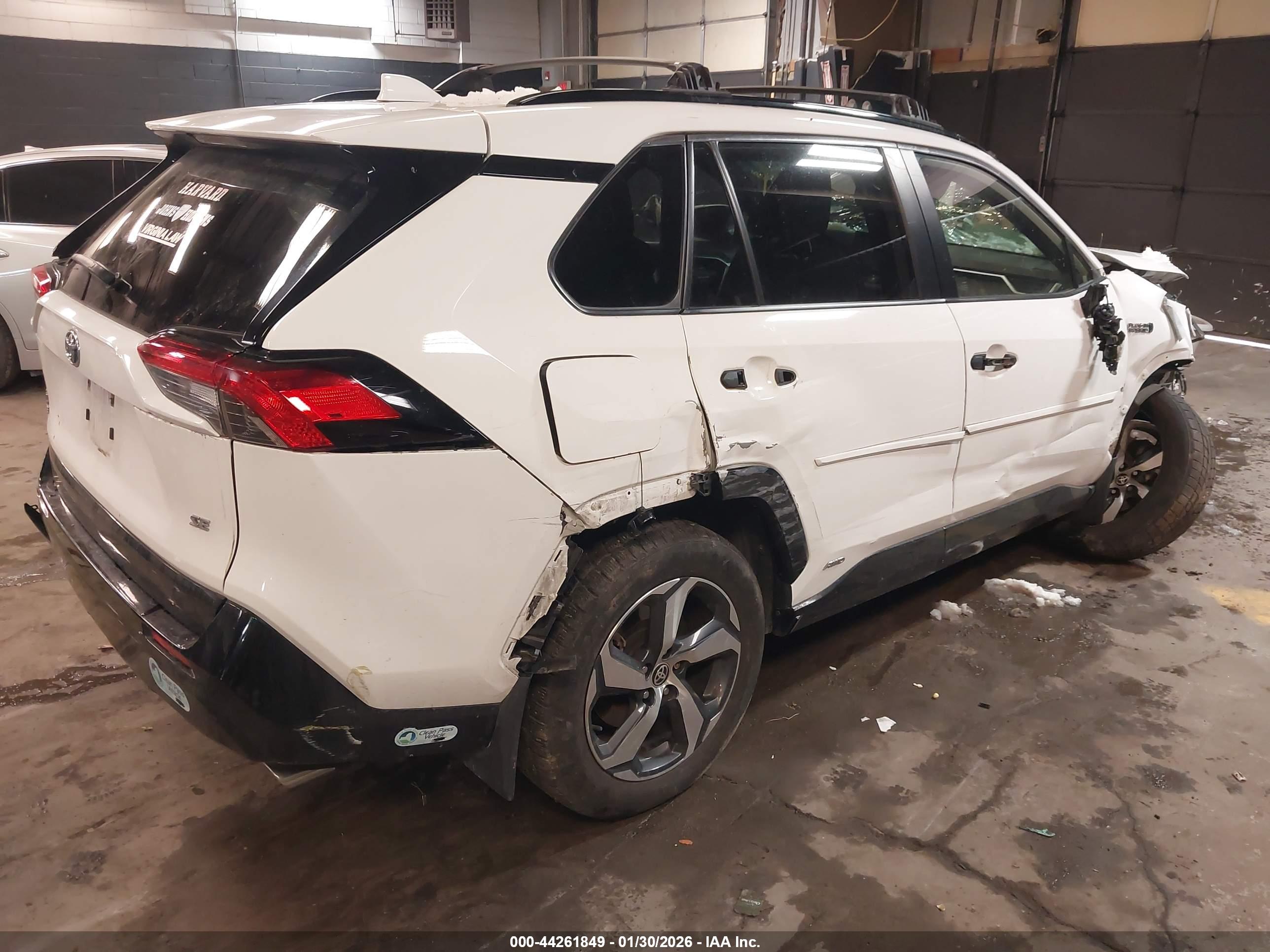 TOYOTA RAV4 image 4