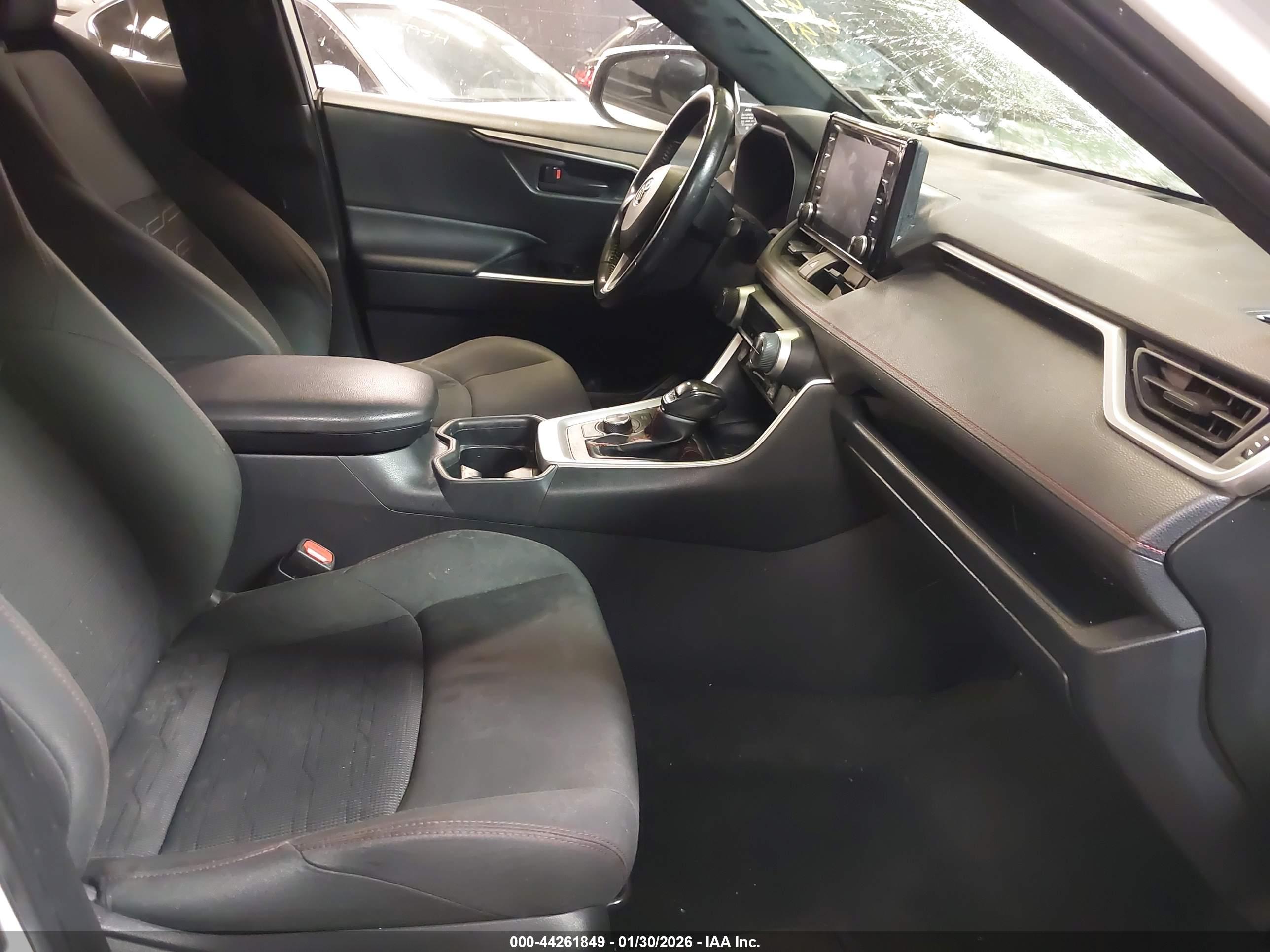 TOYOTA RAV4 image 5