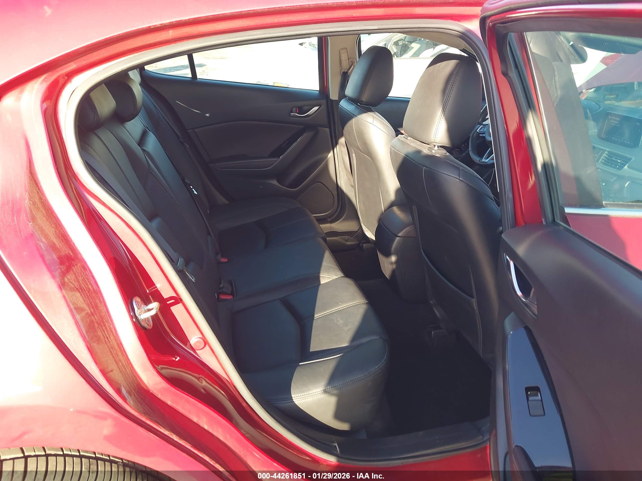 MAZDA MAZDA3 image 8