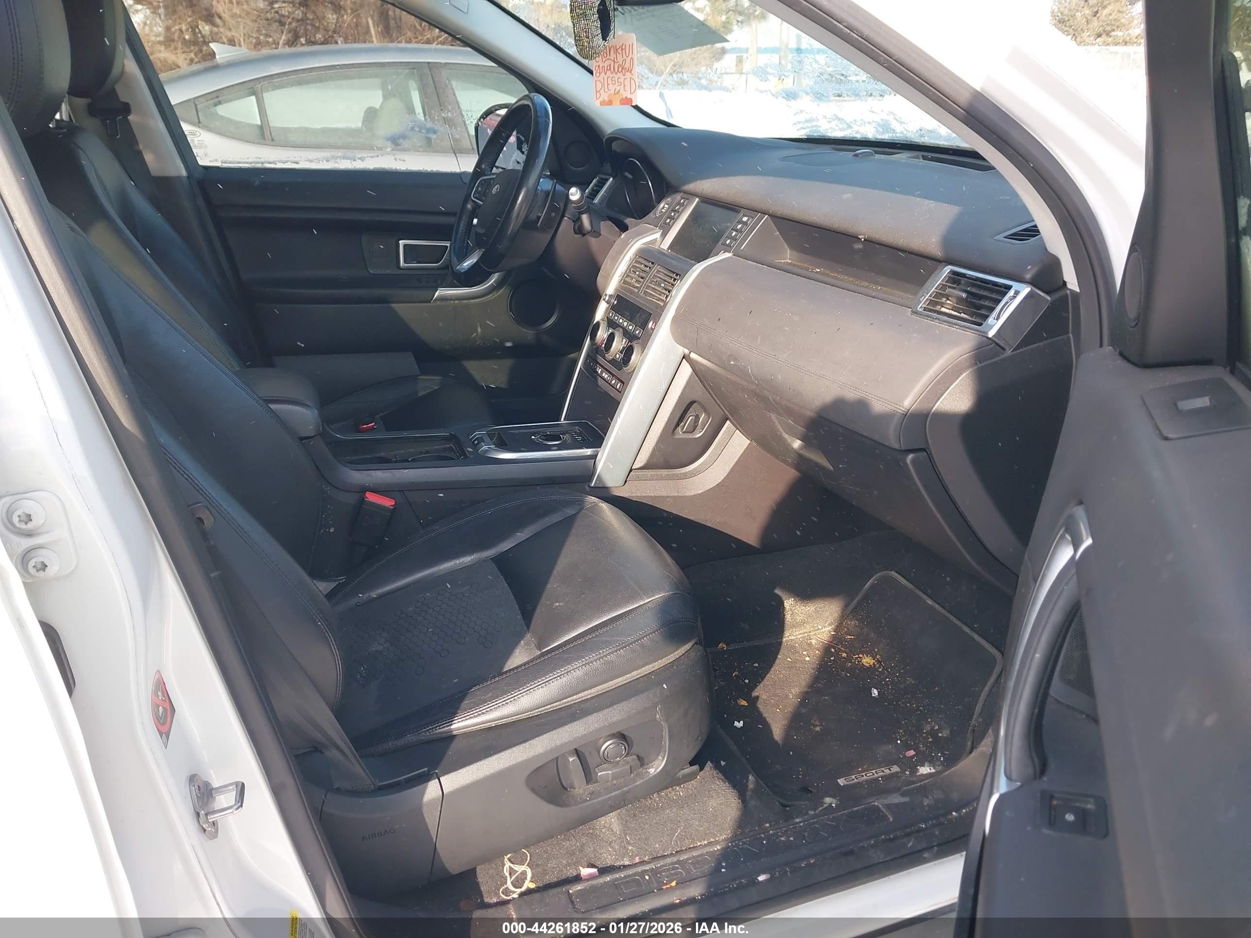 LAND ROVER image 5