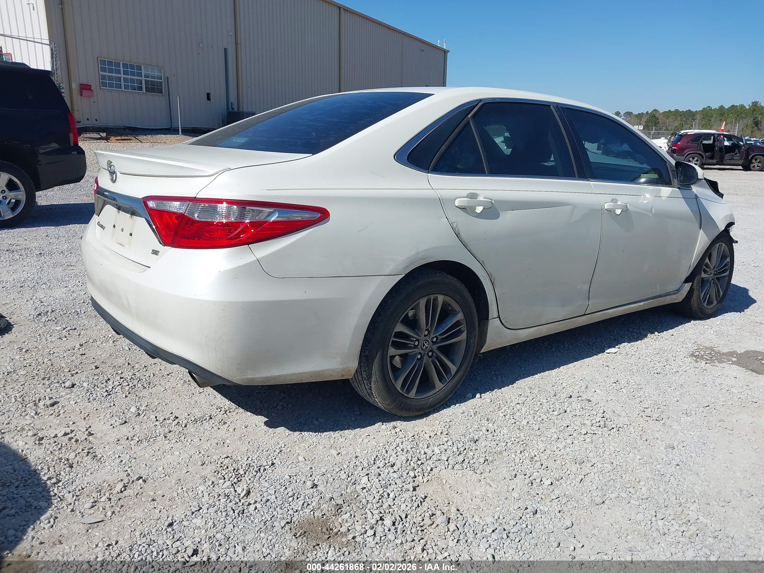 TOYOTA CAMRY image 4