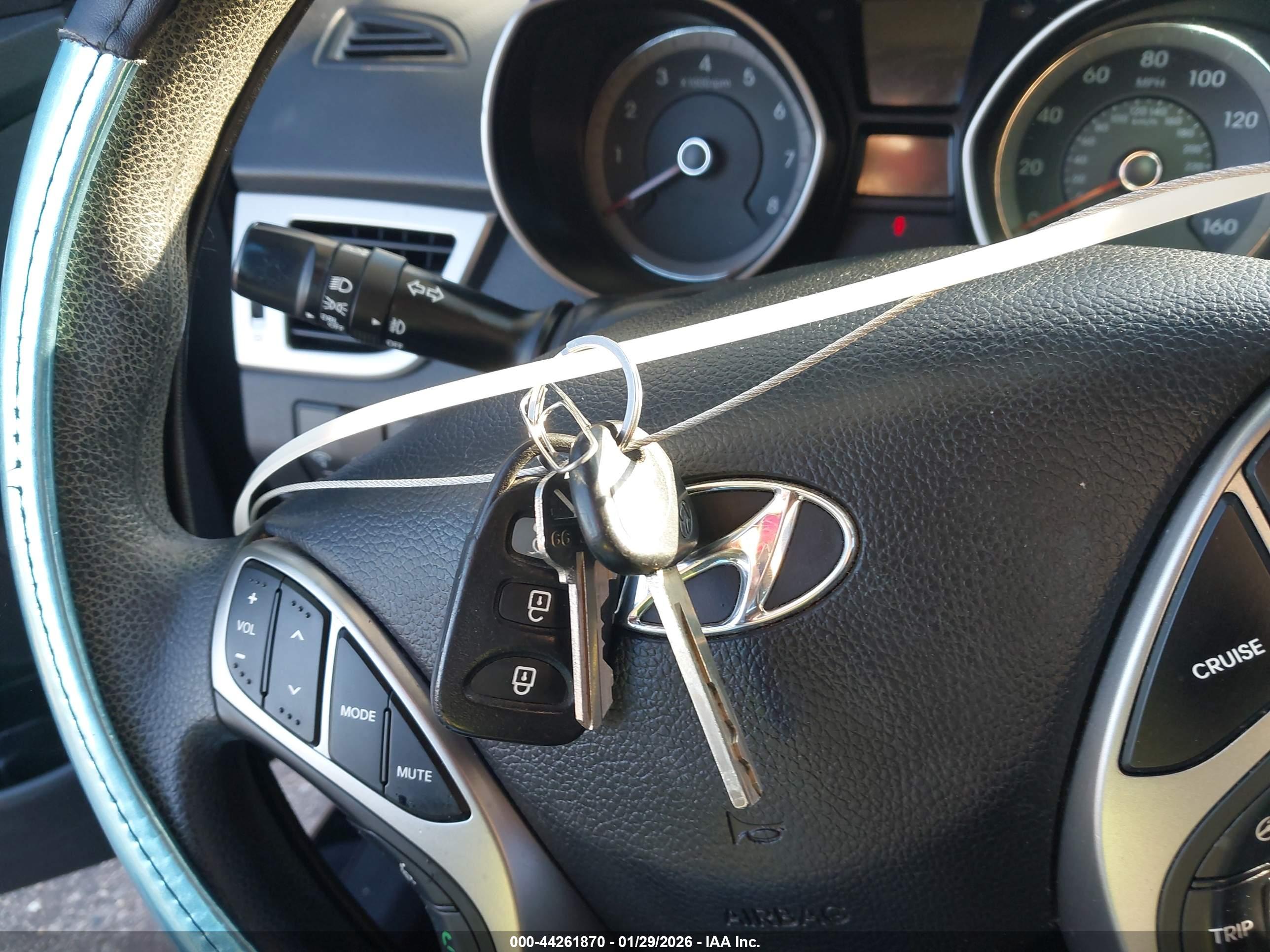 HYUNDAI ELANTRA image 11