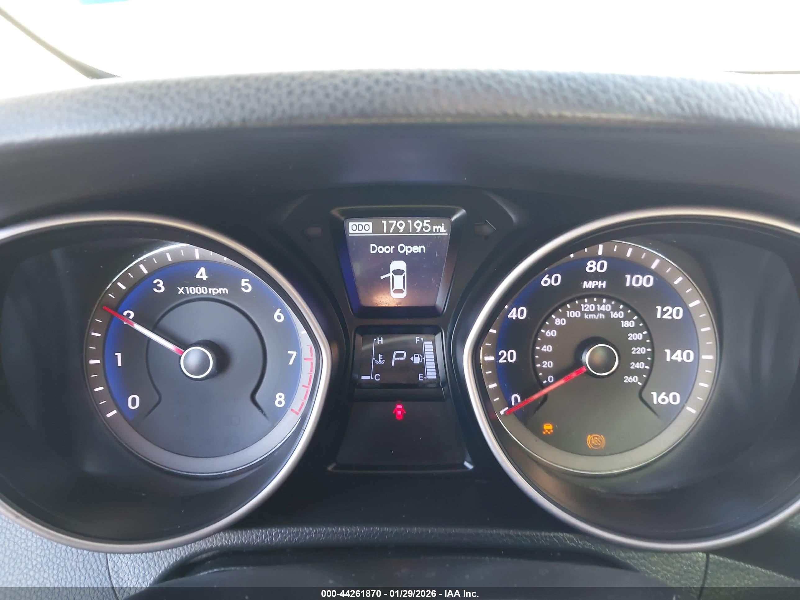 HYUNDAI ELANTRA image 7