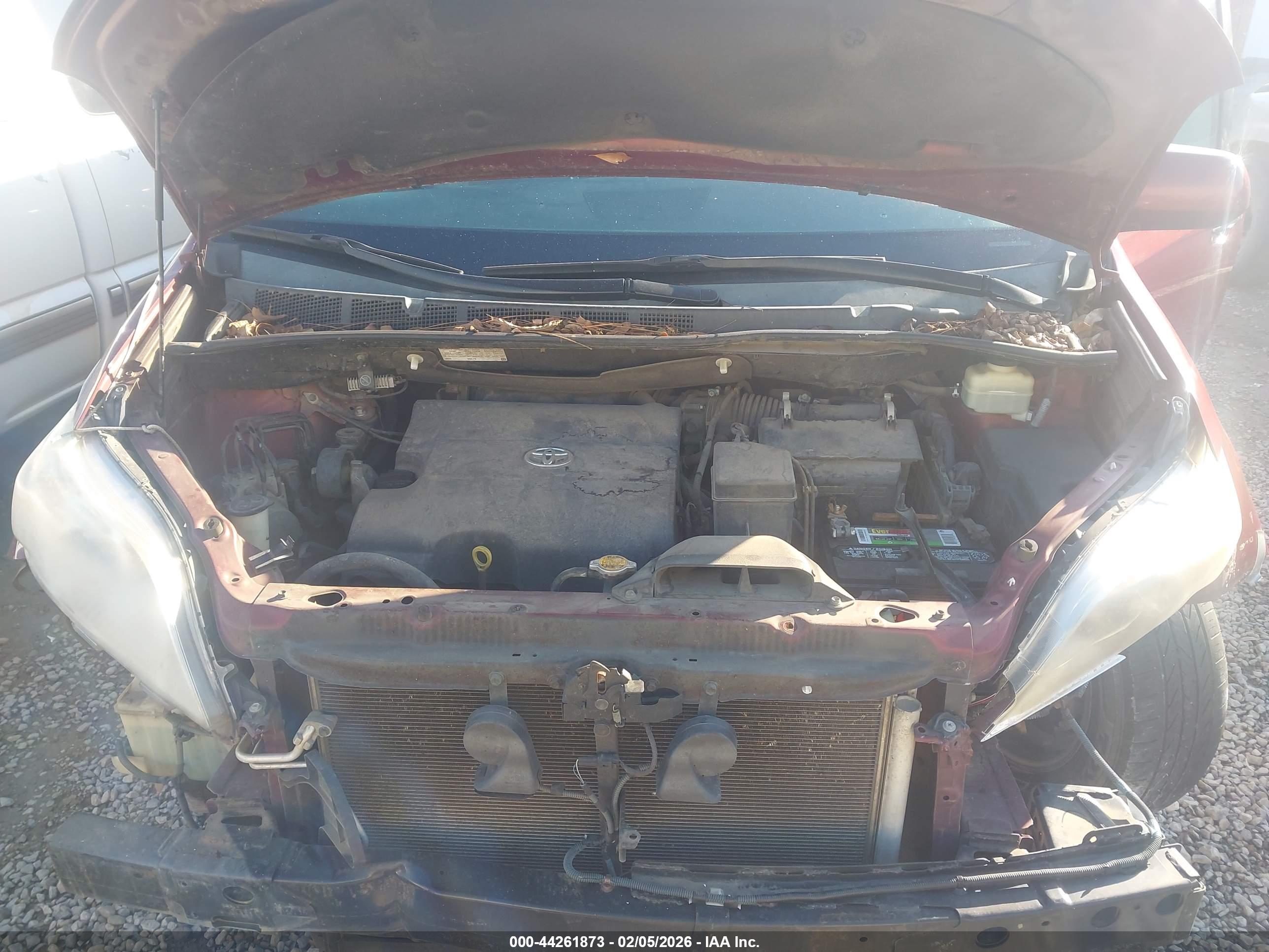 TOYOTA SIENNA image 10