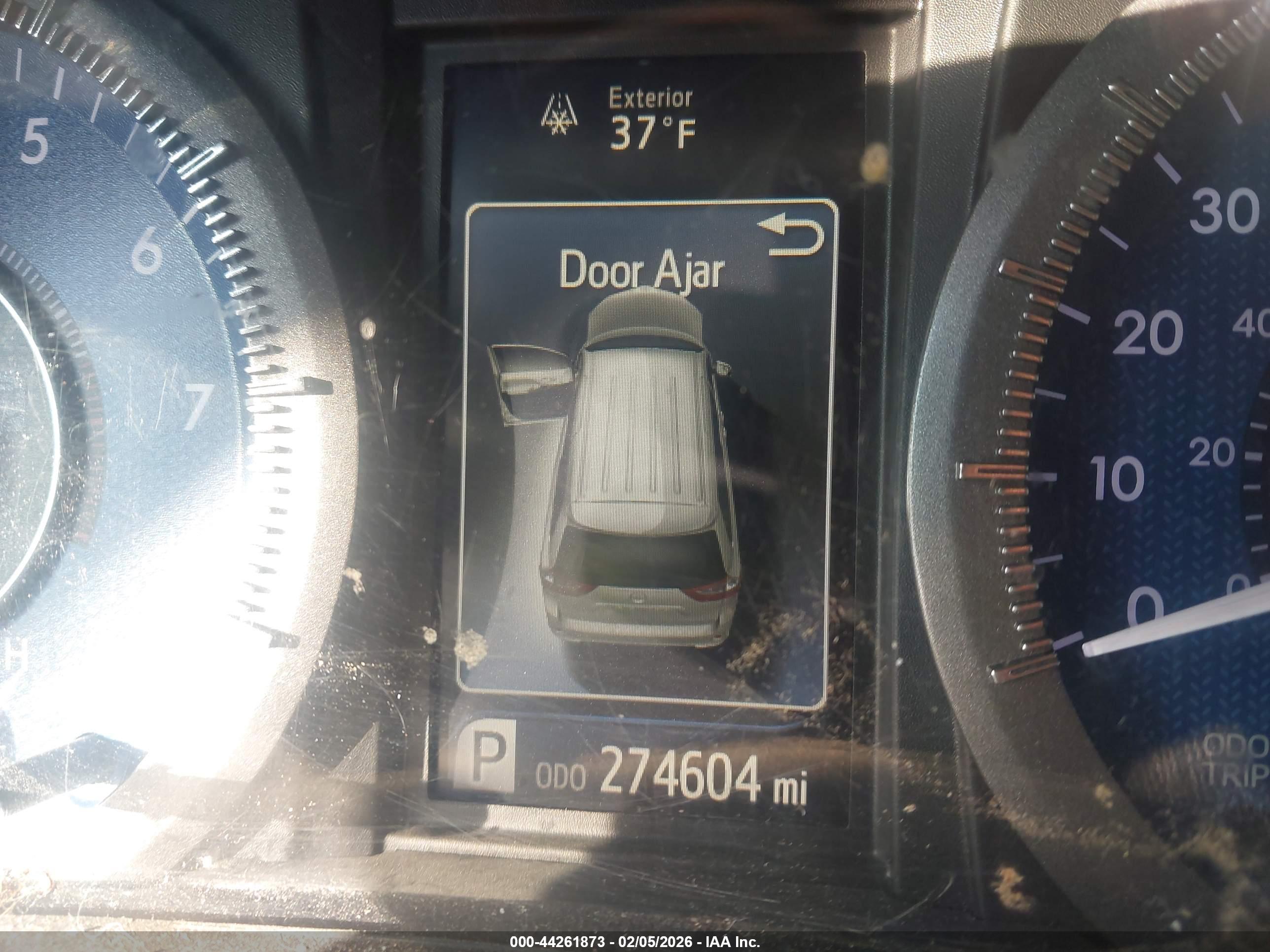 TOYOTA SIENNA image 7