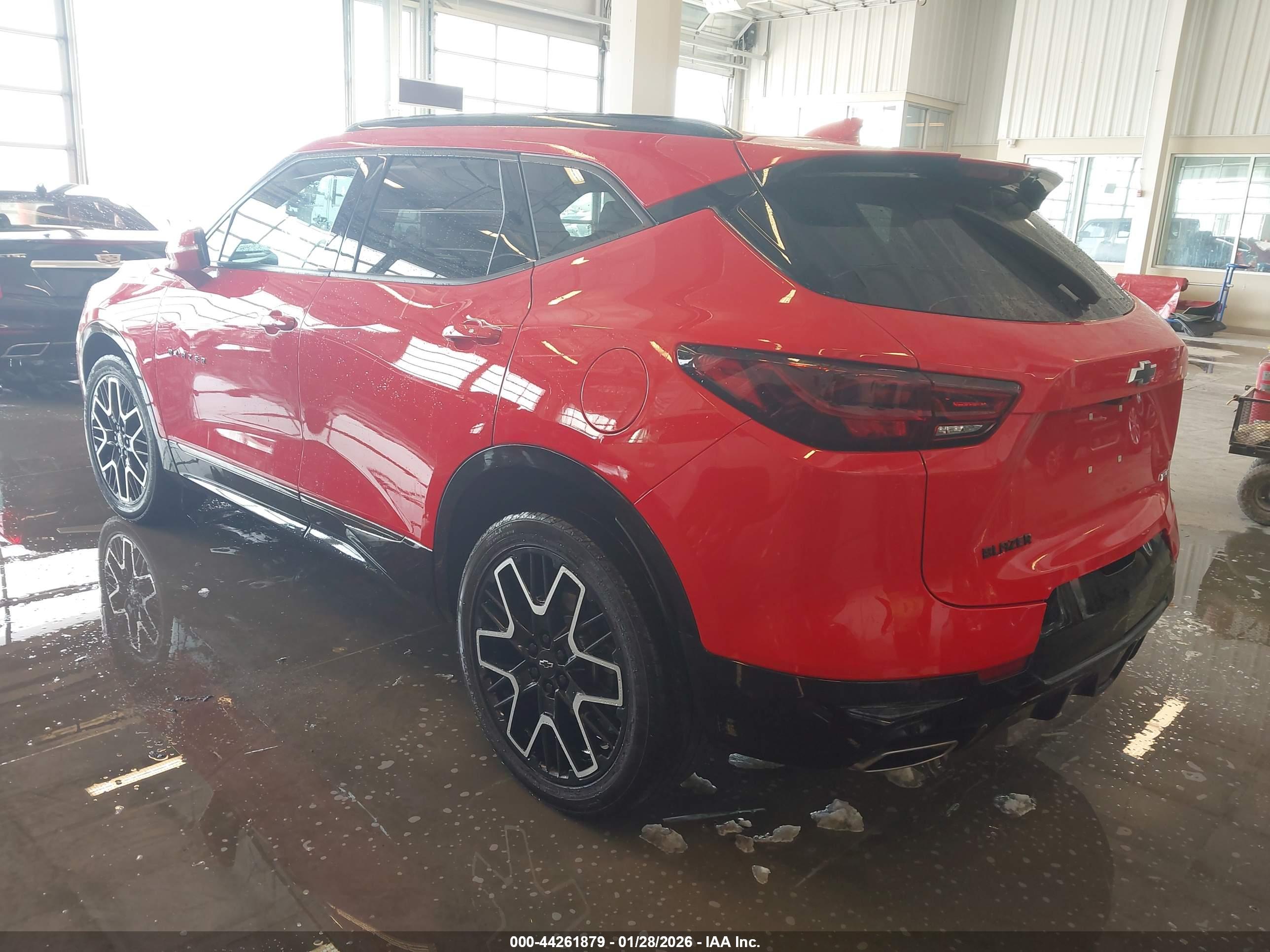 CHEVROLET BLAZER image 3