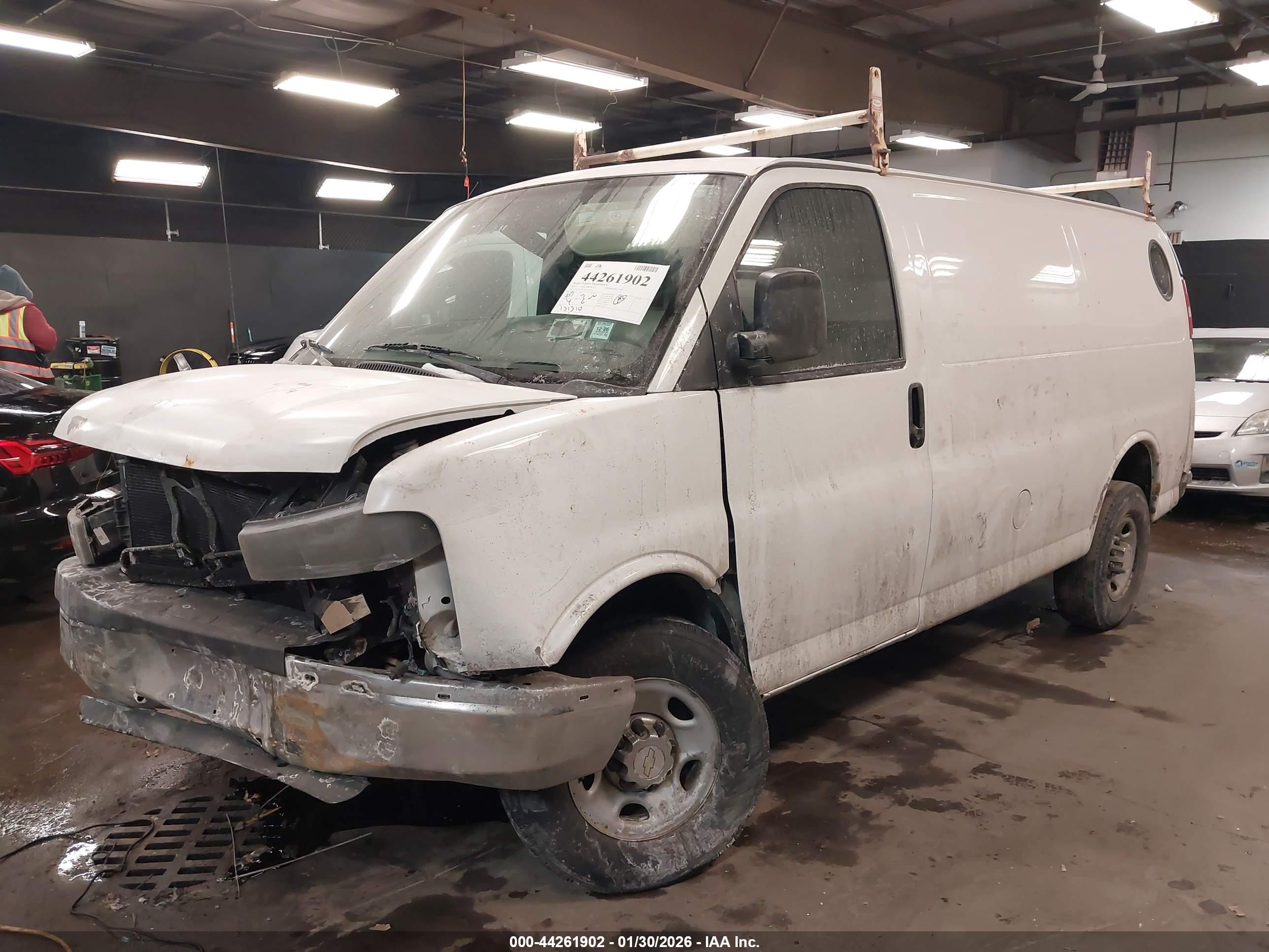 CHEVROLET EXPRESS image 2