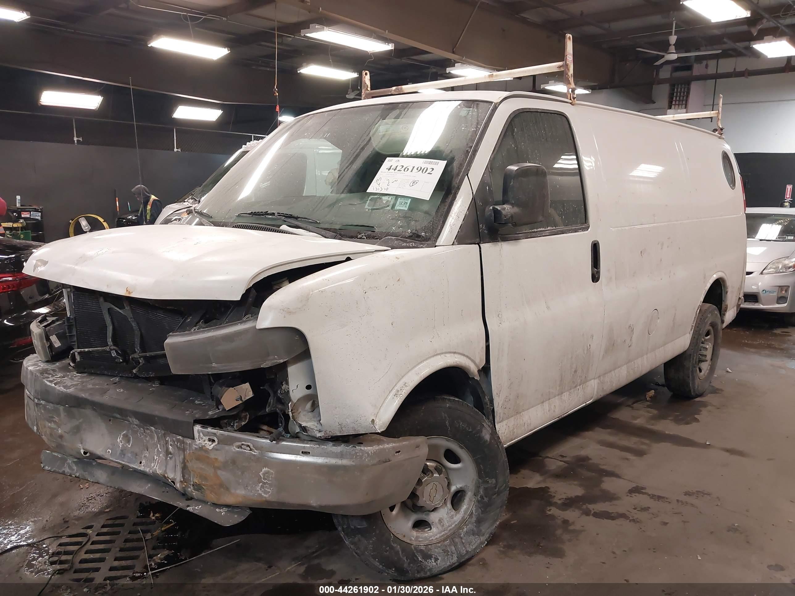CHEVROLET EXPRESS image 6