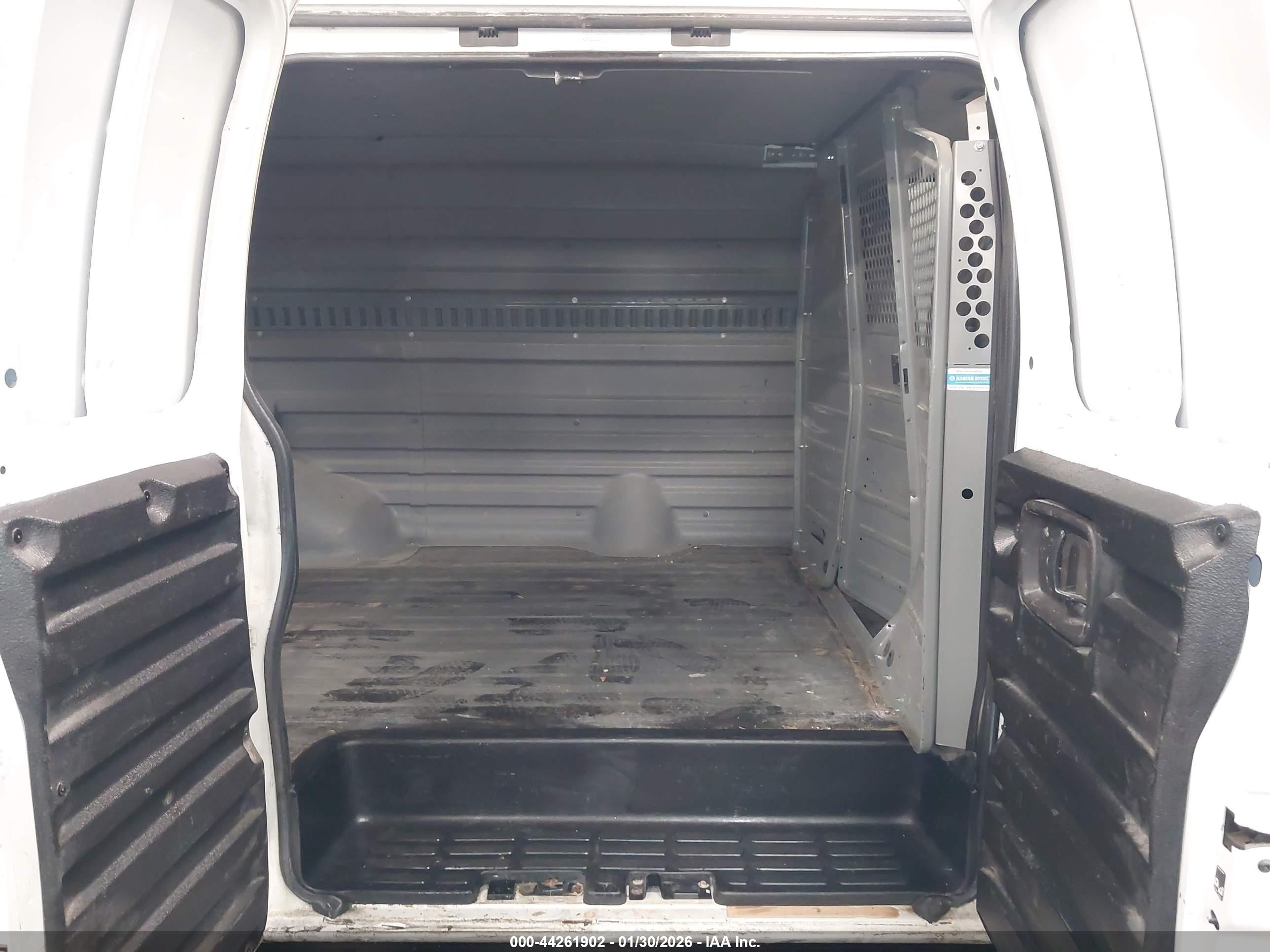 CHEVROLET EXPRESS image 8