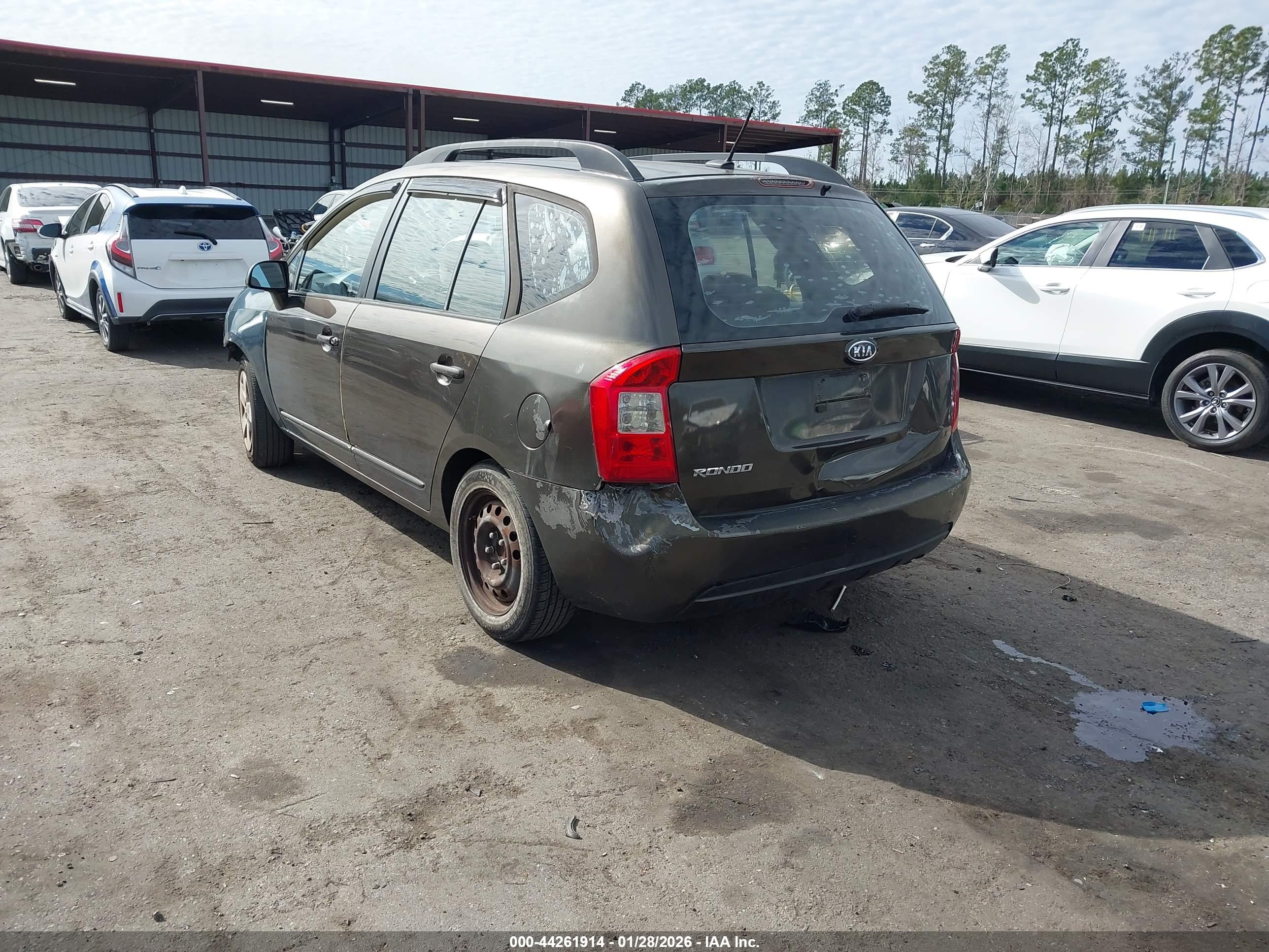 KIA RONDO image 3