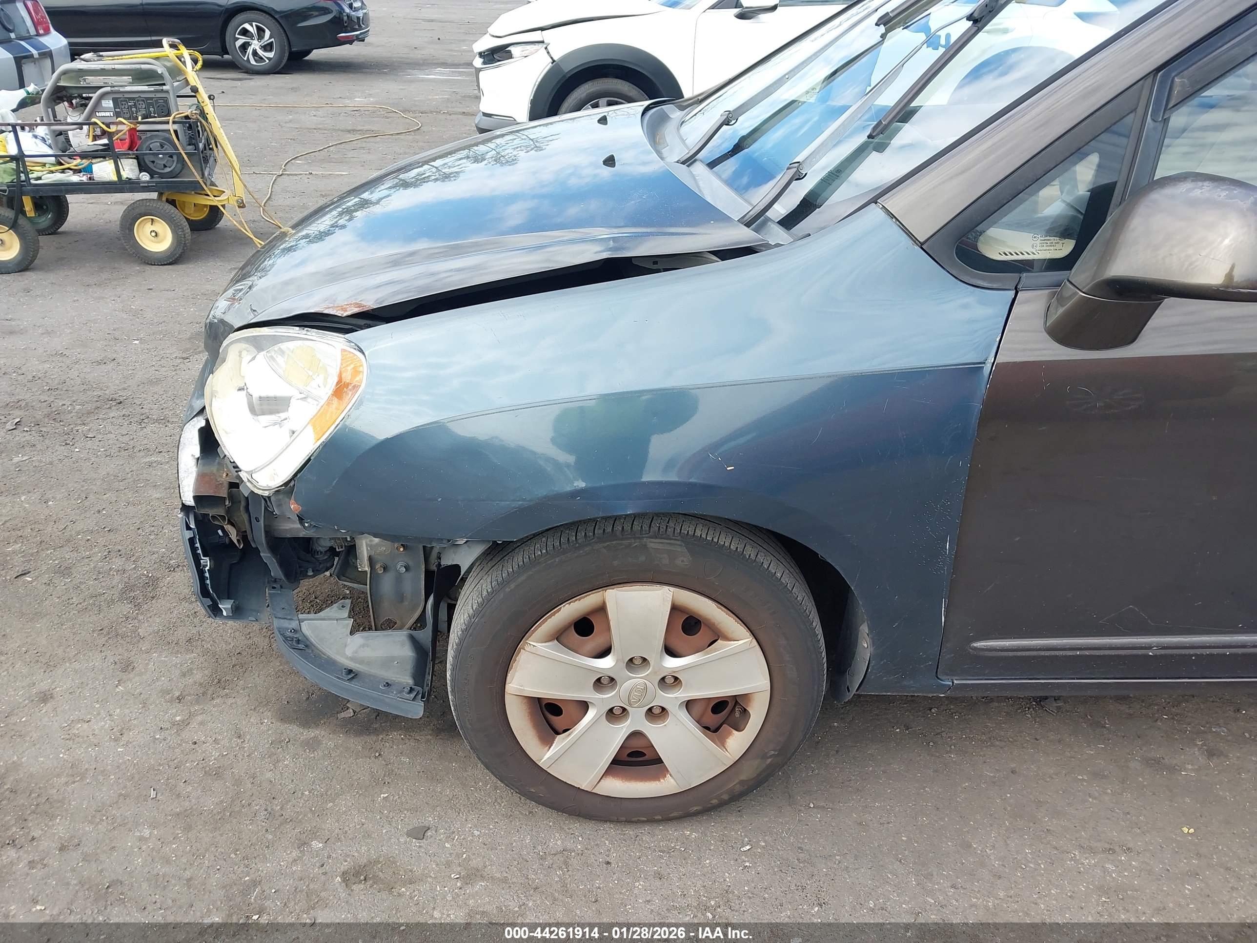 KIA RONDO image 6
