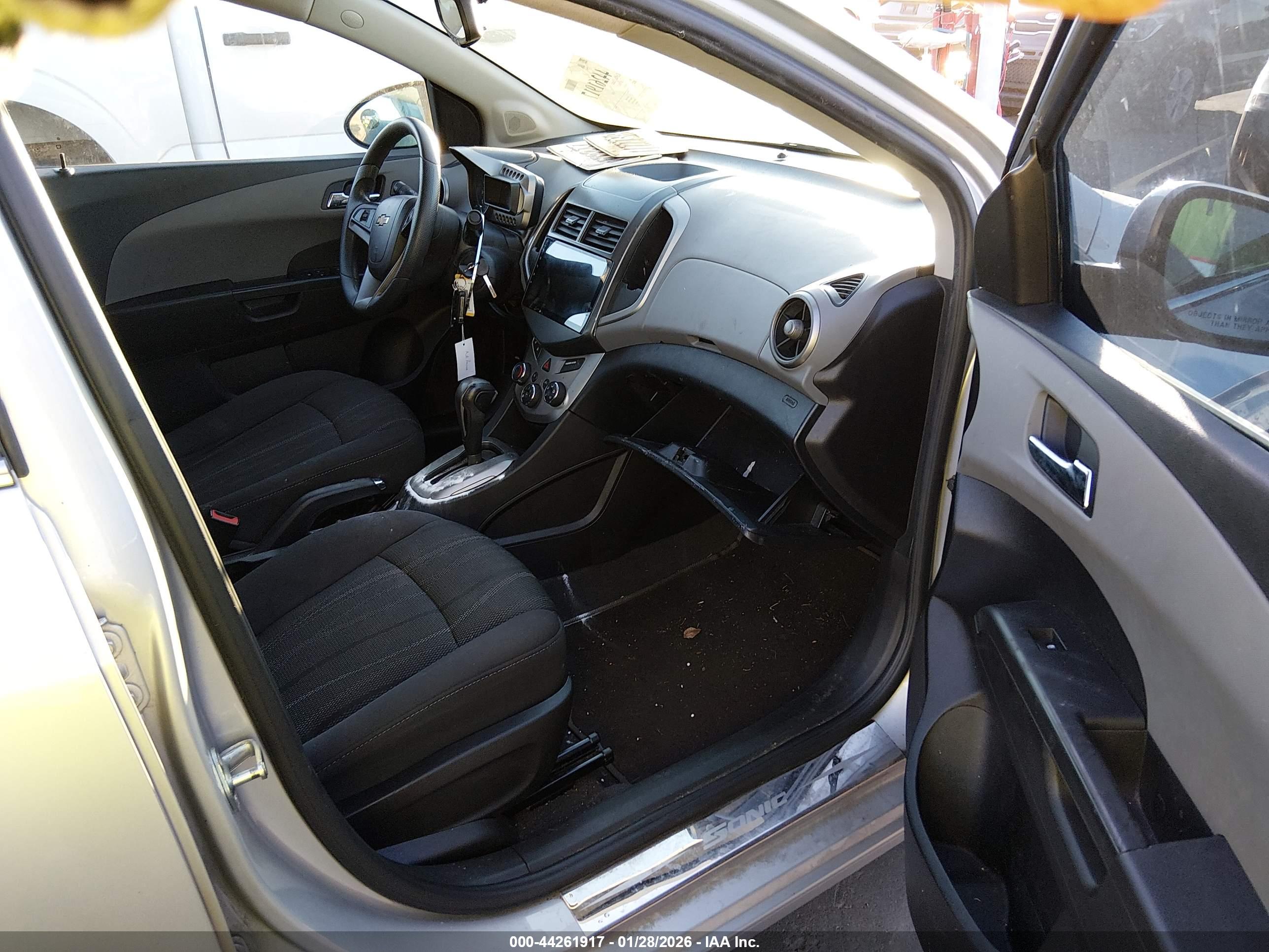 CHEVROLET SONIC image 5