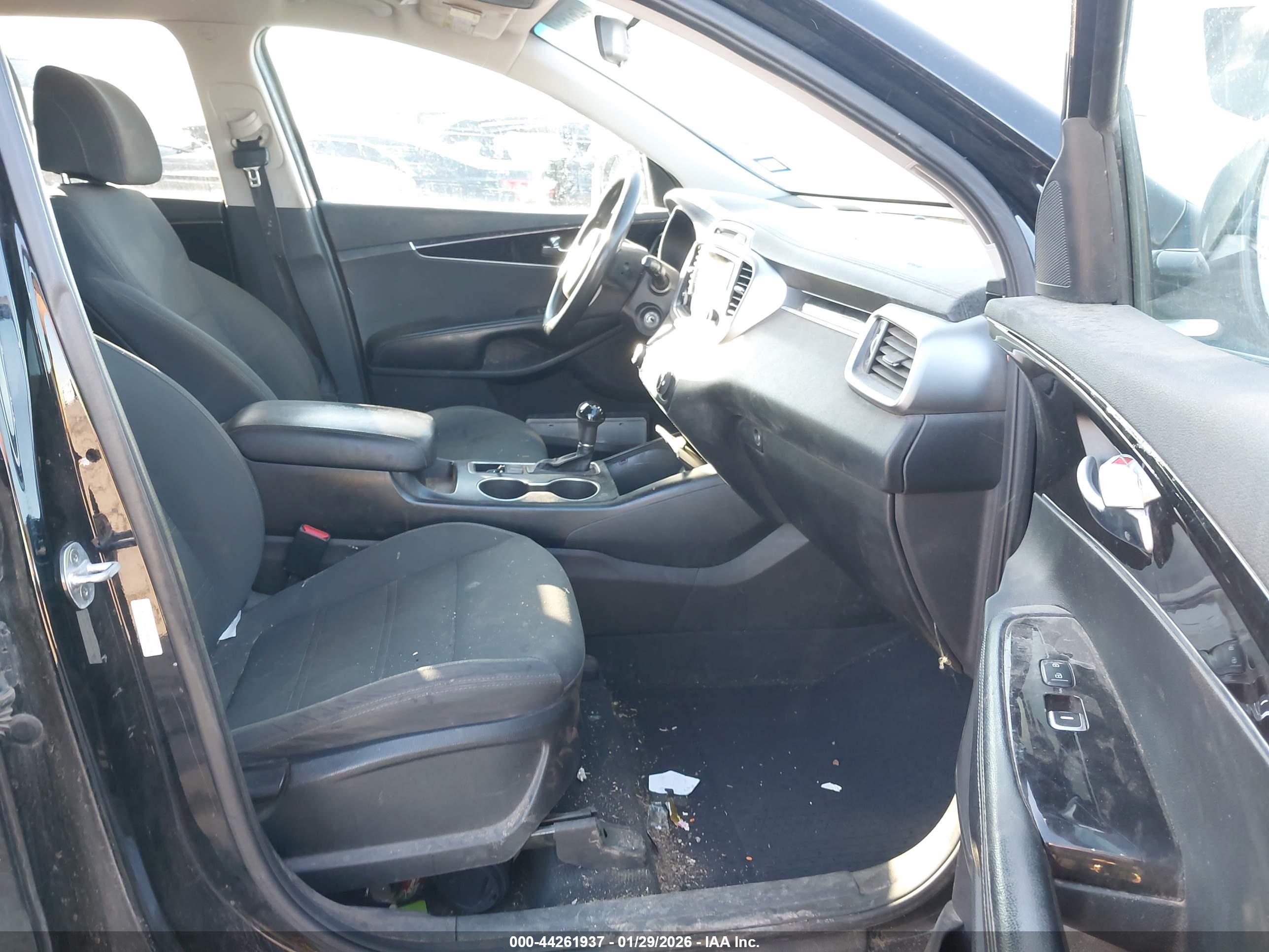 KIA SORENTO image 5
