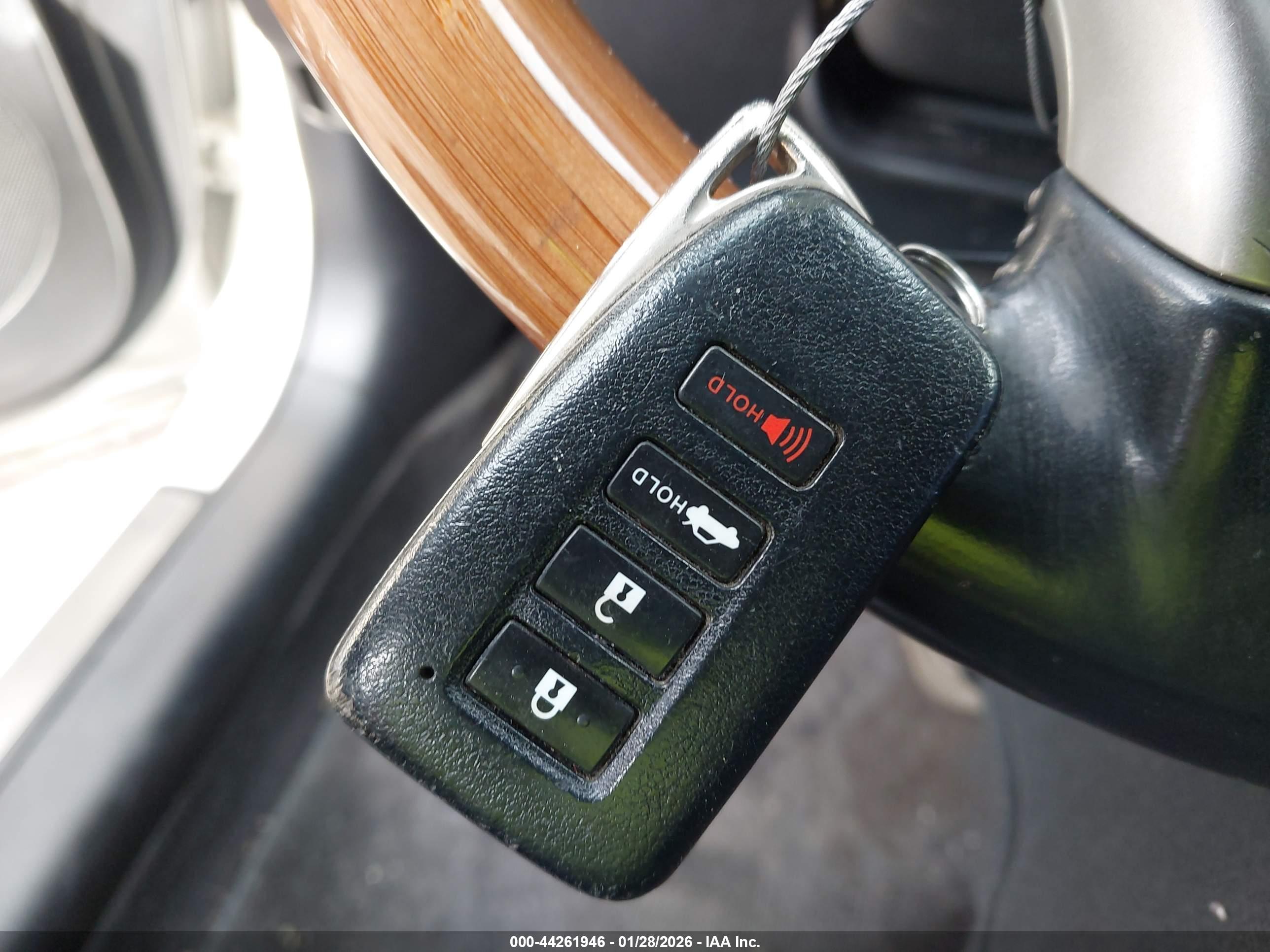 LEXUS ES image 11