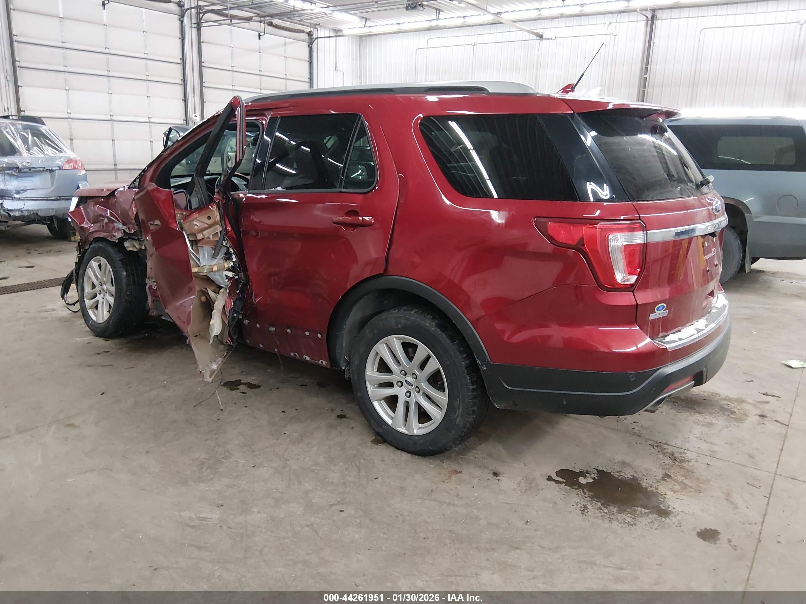 FORD EXPLORER image 3