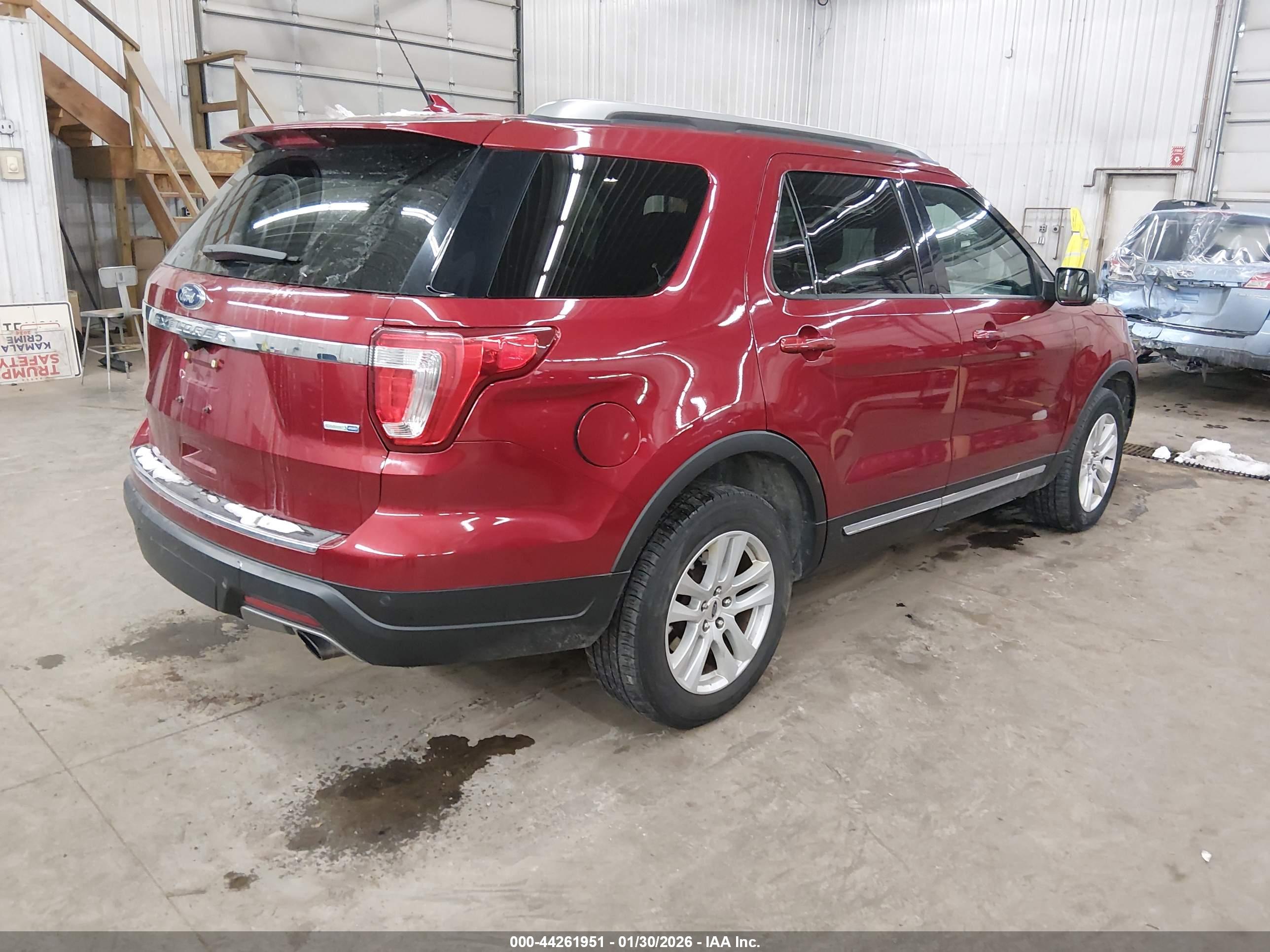 FORD EXPLORER image 4