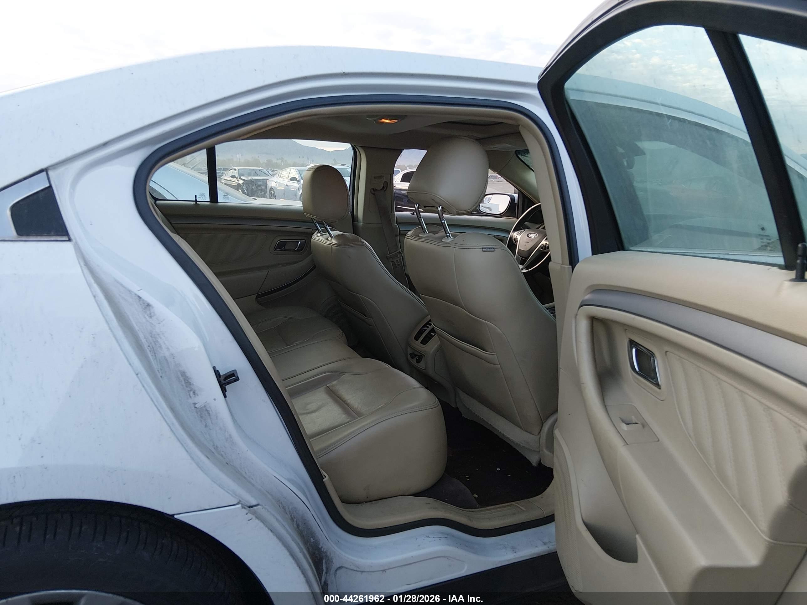 FORD TAURUS image 8