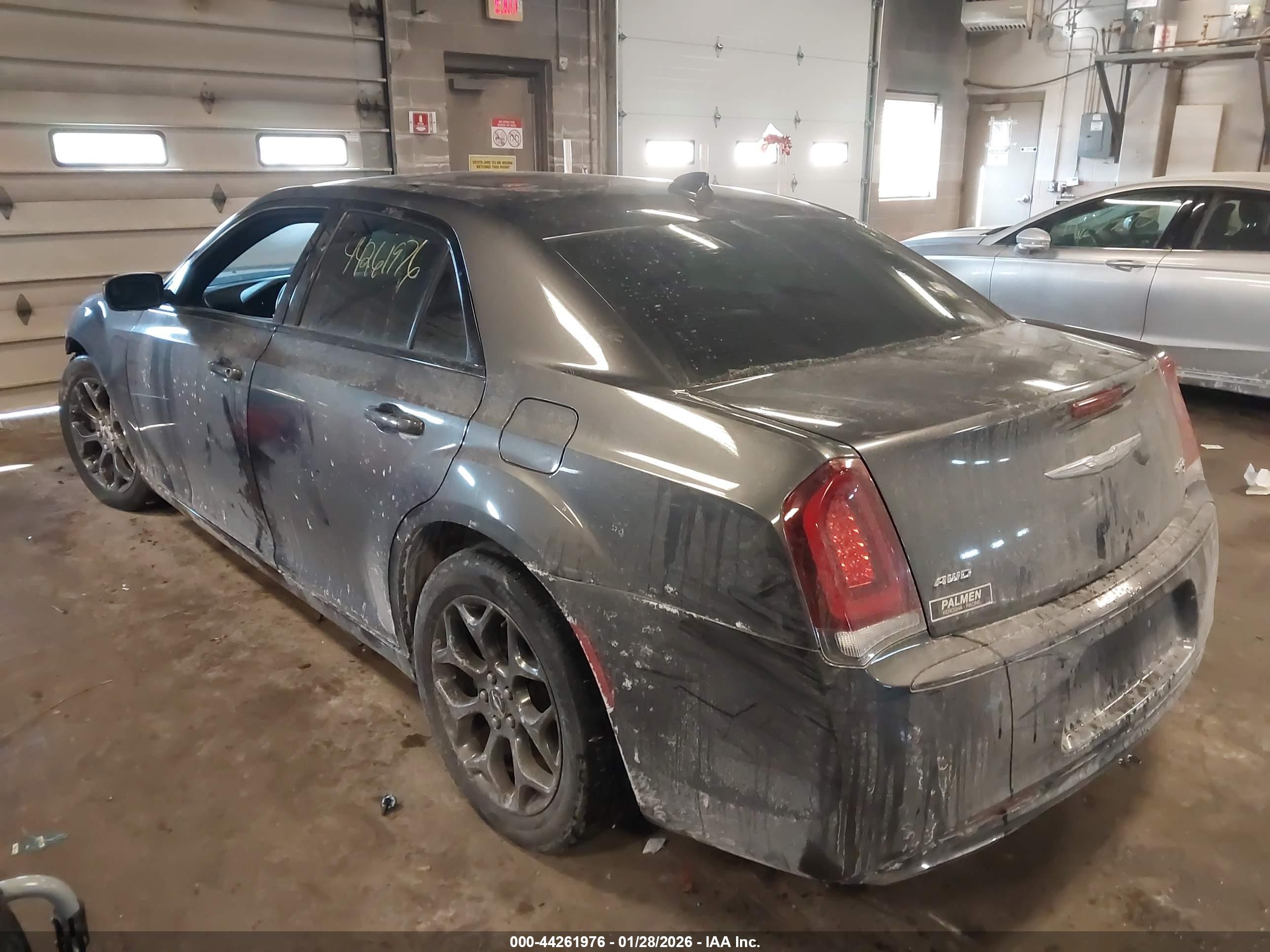 CHRYSLER 300 image 3