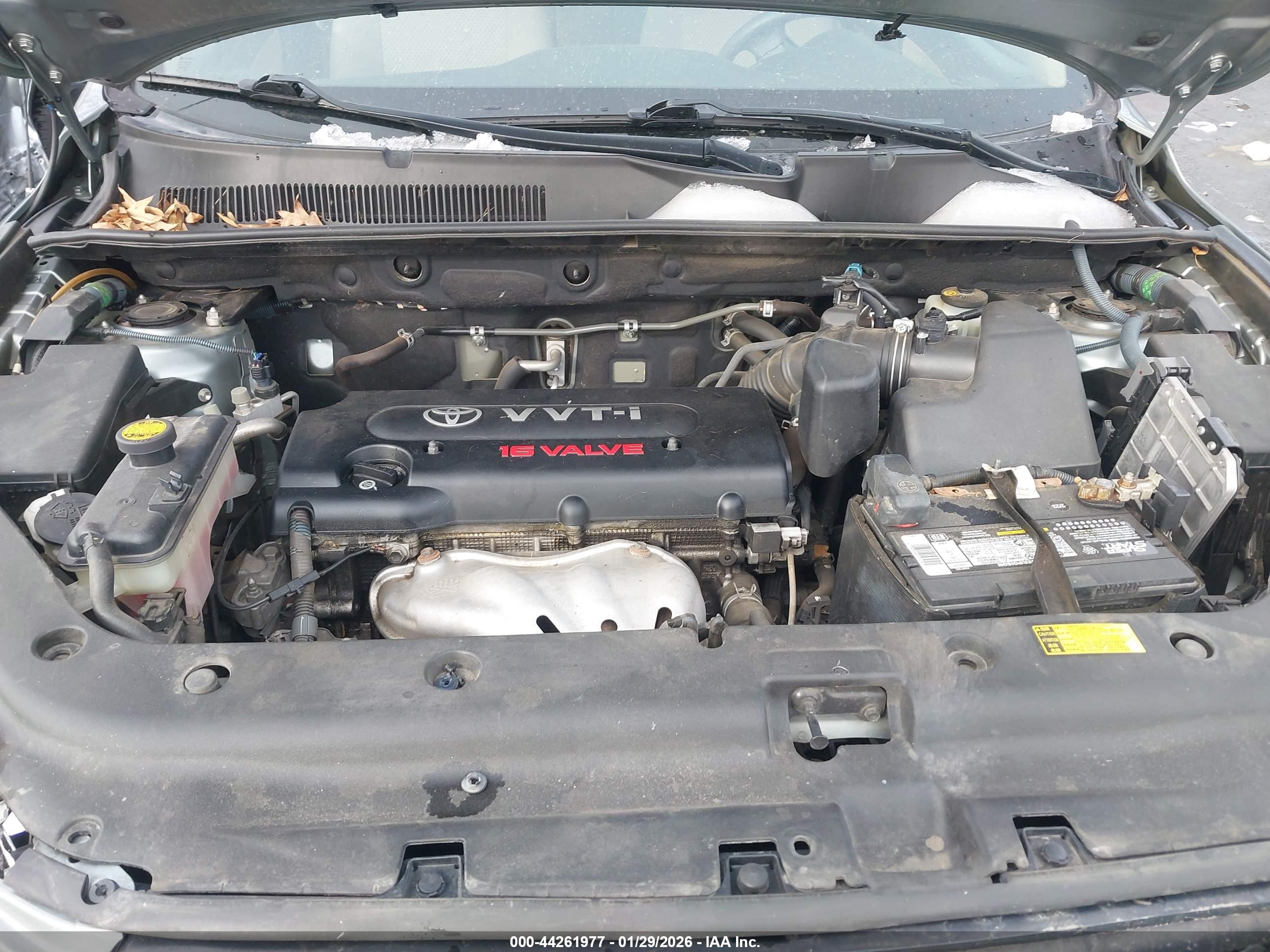 TOYOTA RAV4 image 10