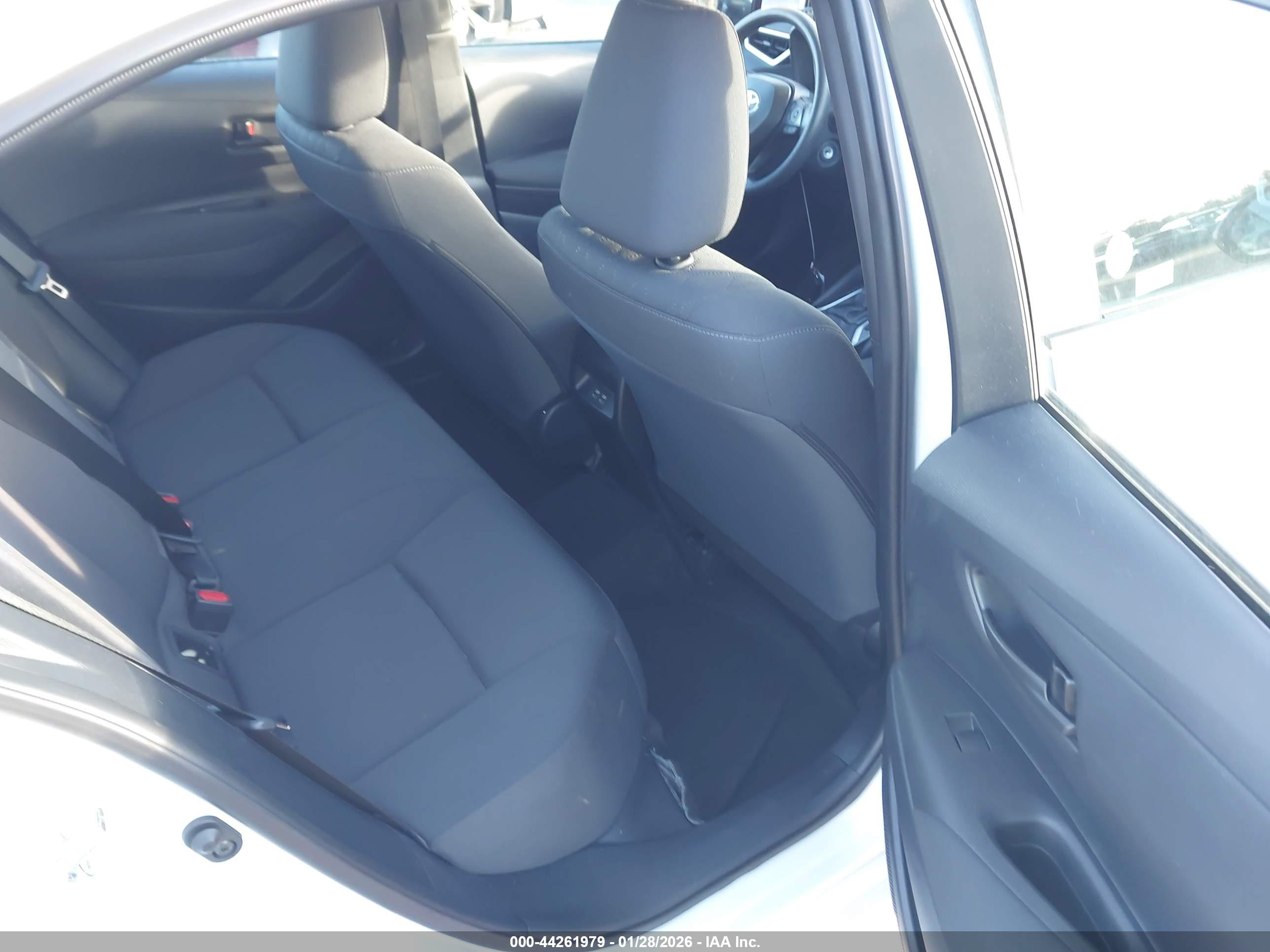 TOYOTA COROLLA image 8