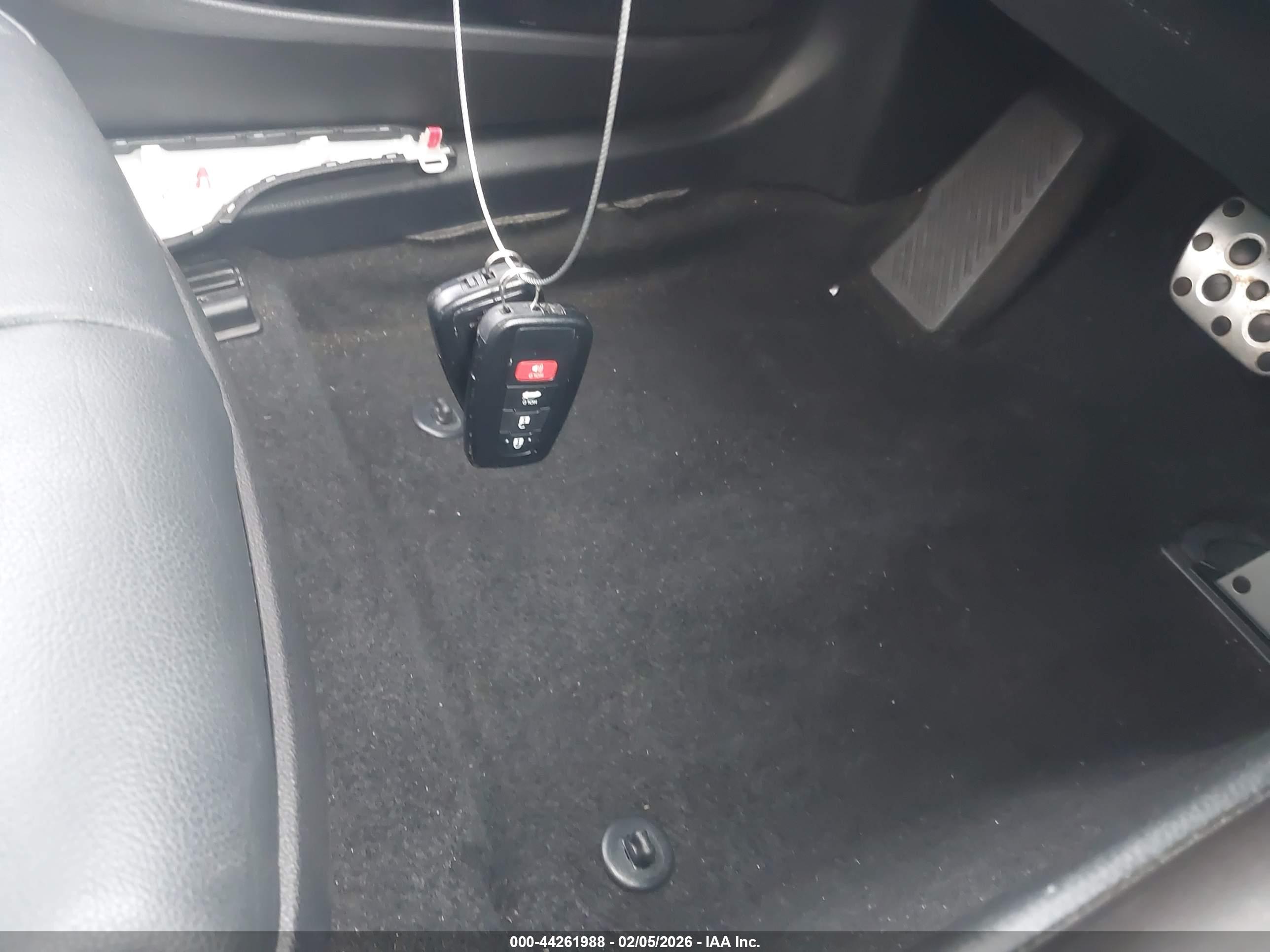 TOYOTA CAMRY image 11
